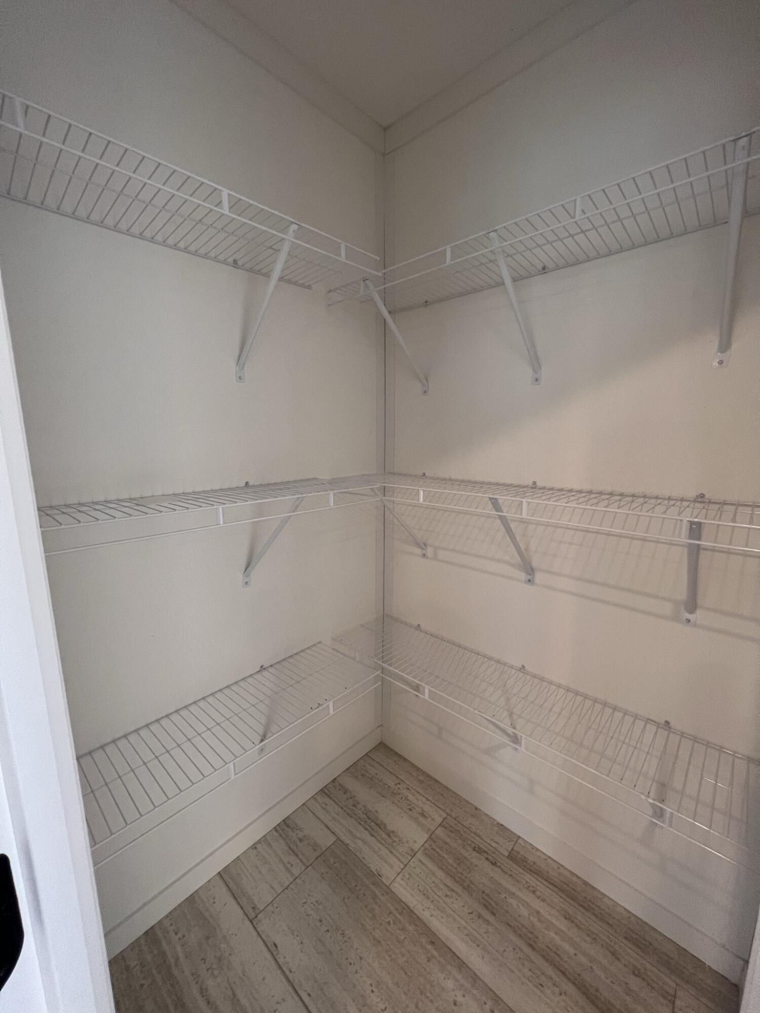 32 N Greenridge Heights