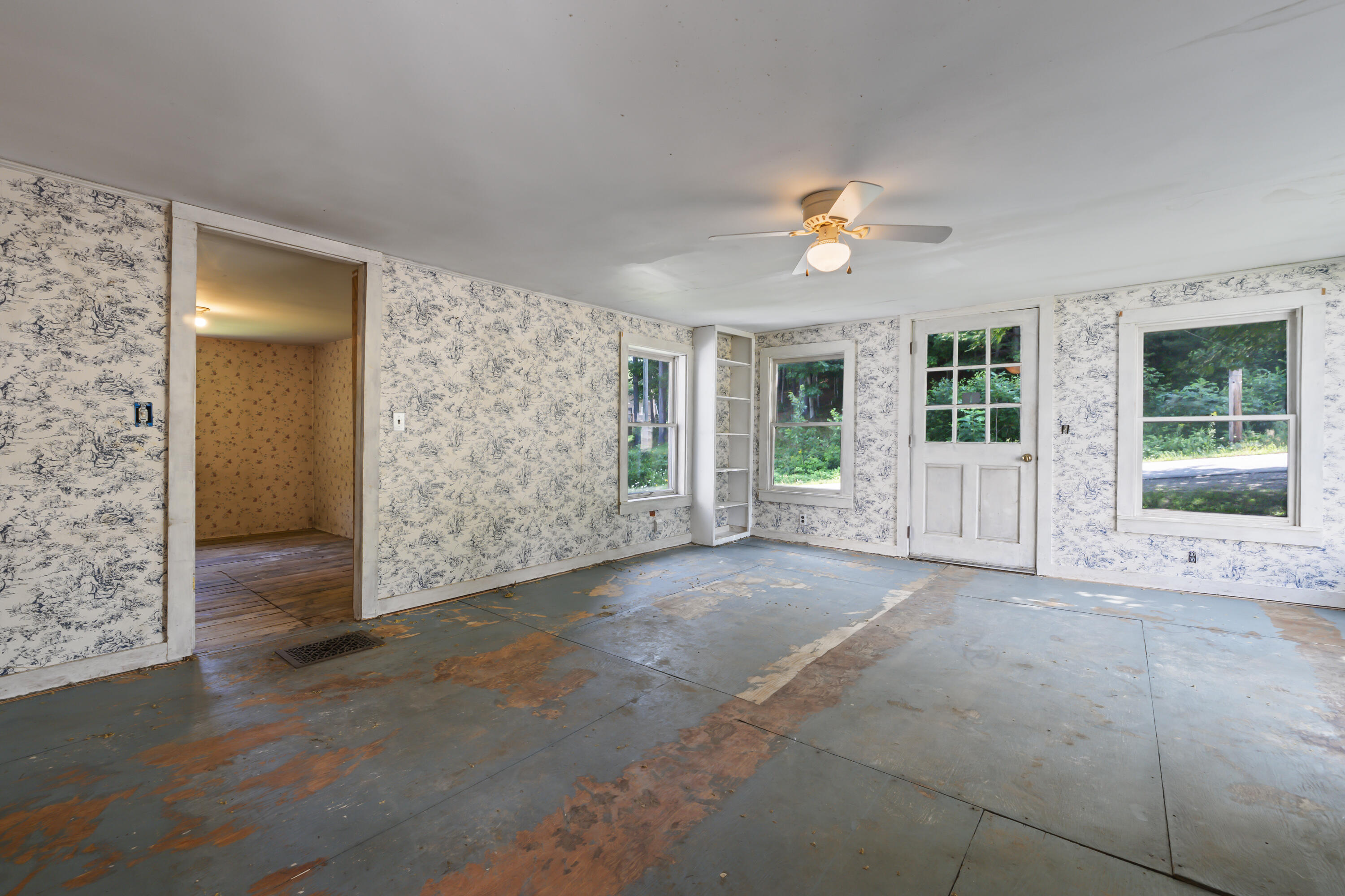 27 N Wayne Road
