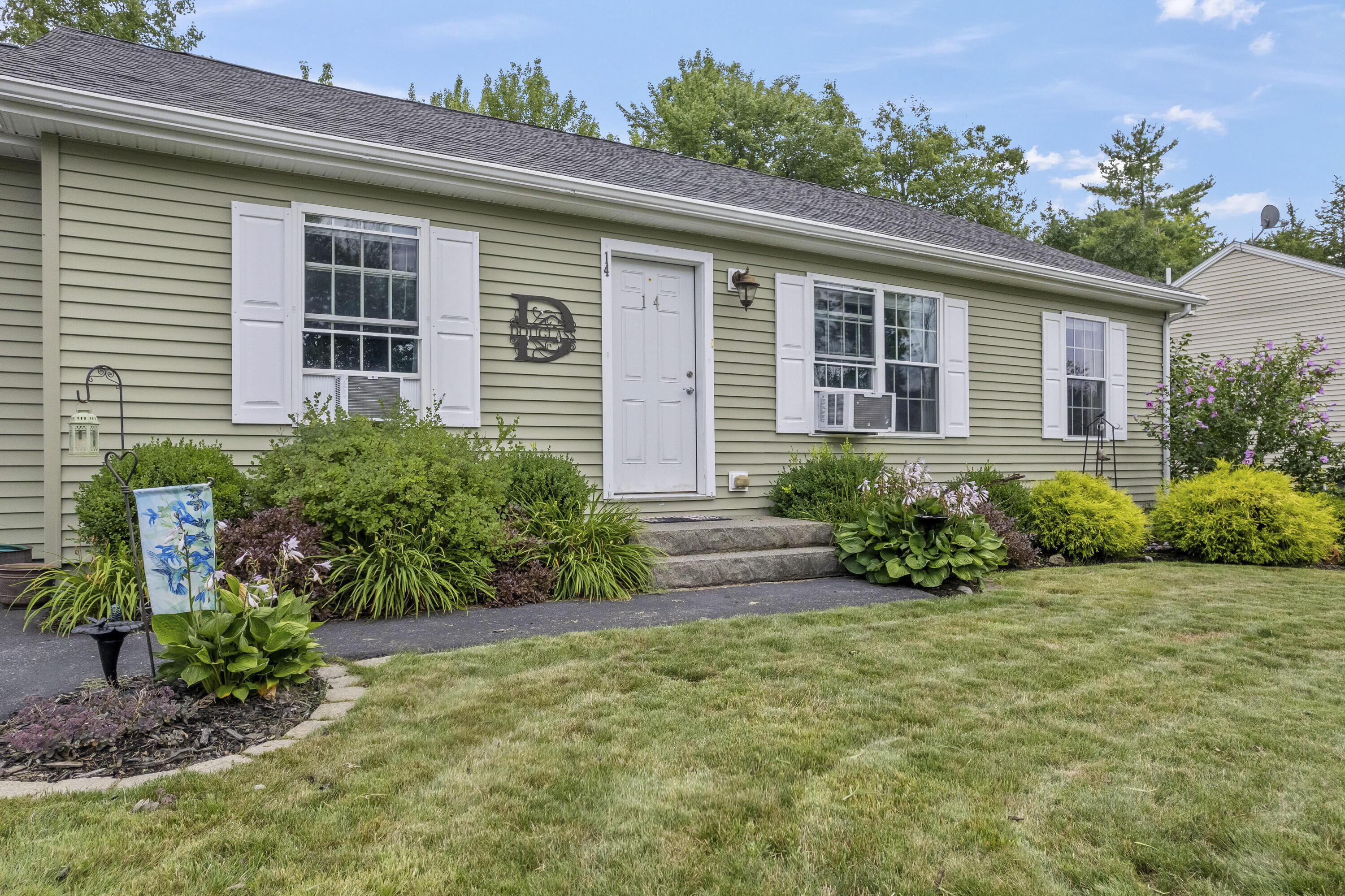 14 Fox Hollow Drive