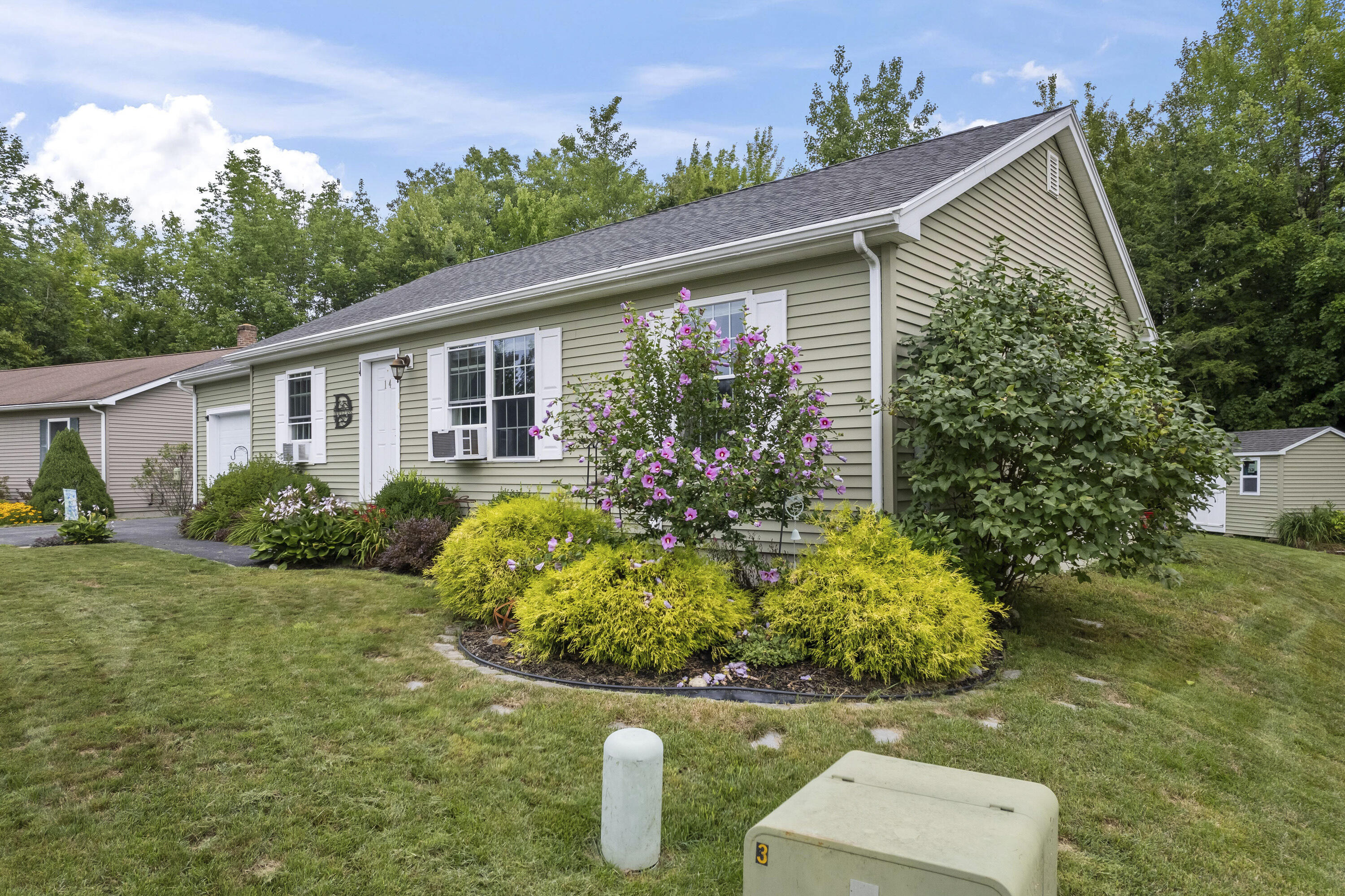 14 Fox Hollow Drive