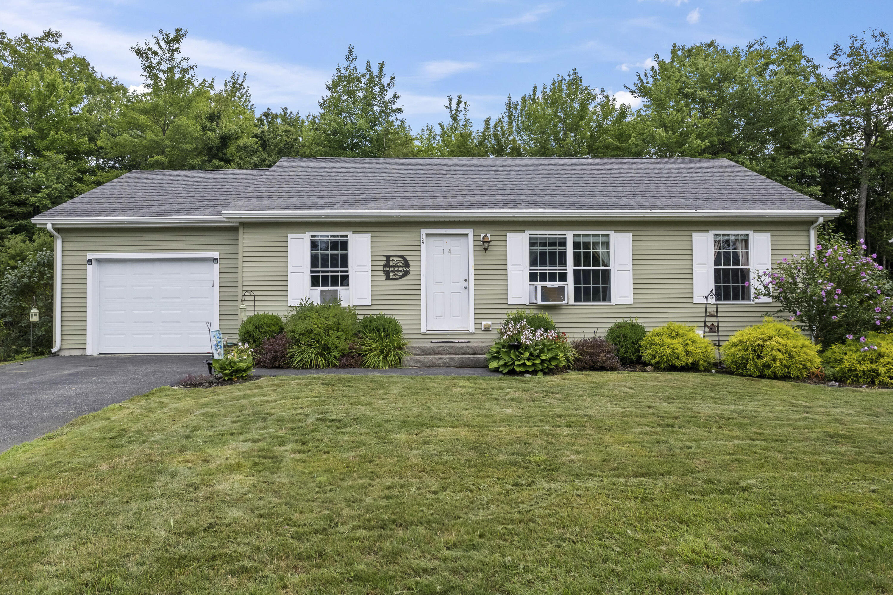 14 Fox Hollow Drive