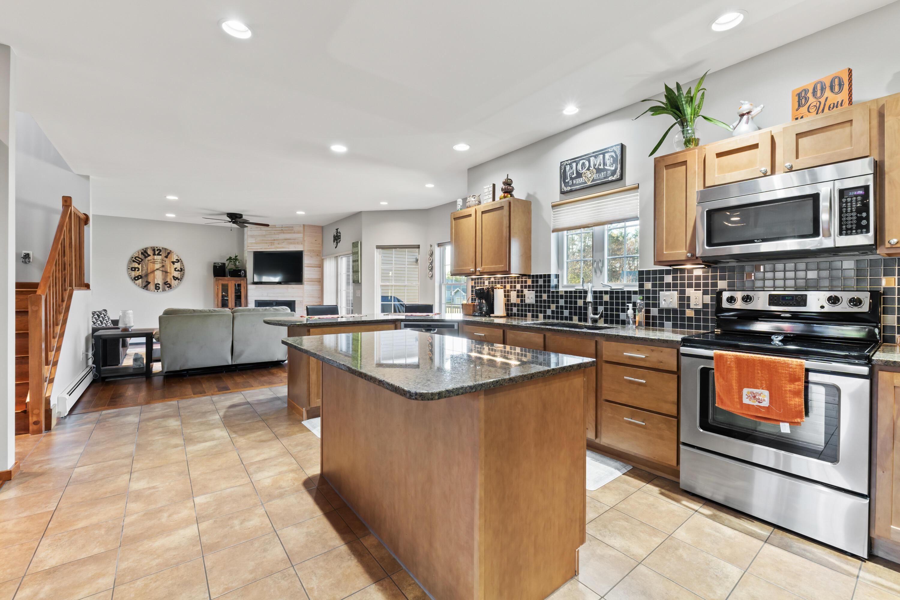 10 Fieldstone Drive