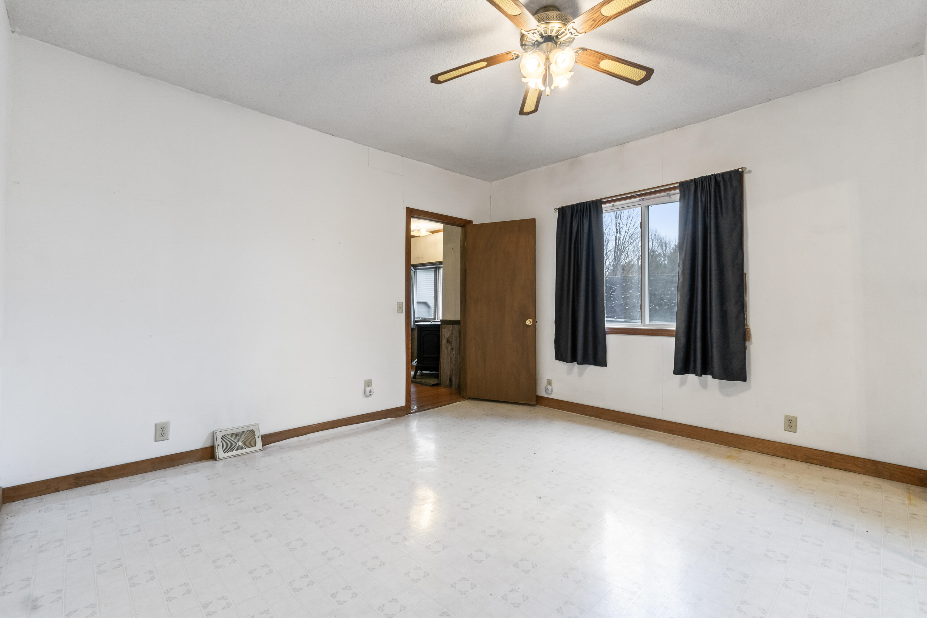335 & 341 Hartland Avenue