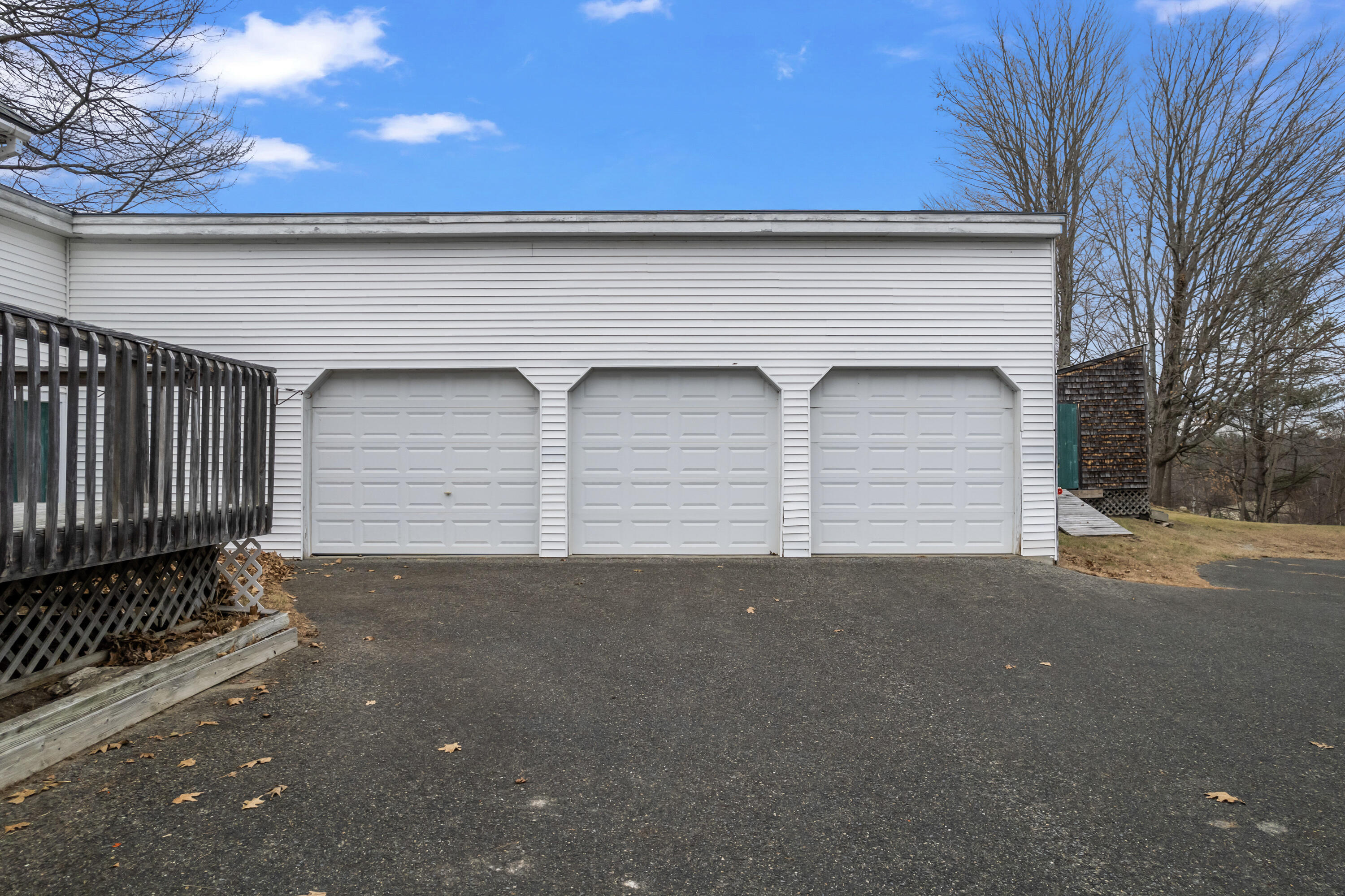 335 & 341 Hartland Avenue