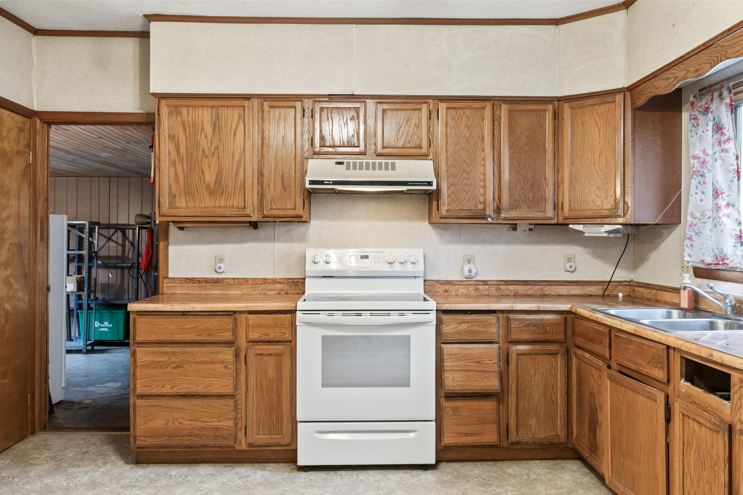 335 & 341 Hartland Avenue