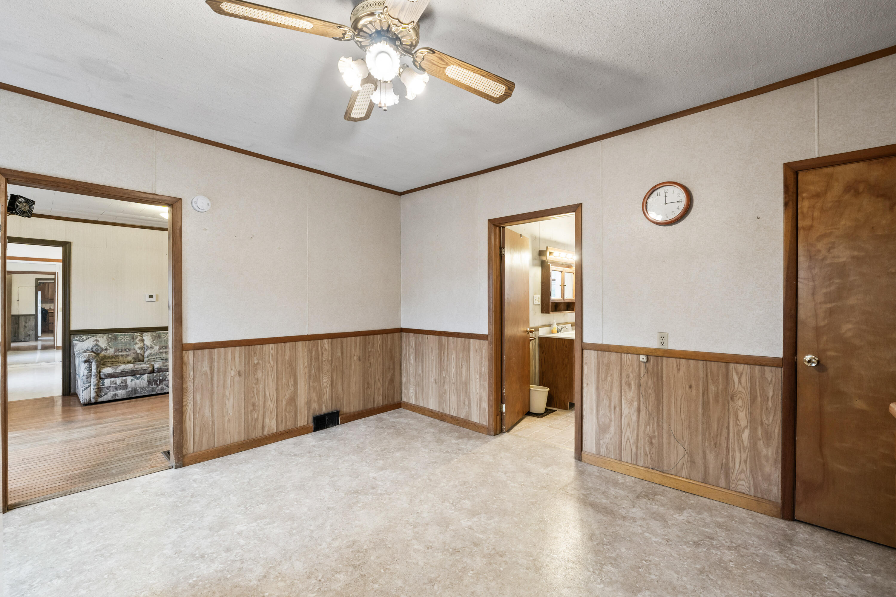 335 & 341 Hartland Avenue