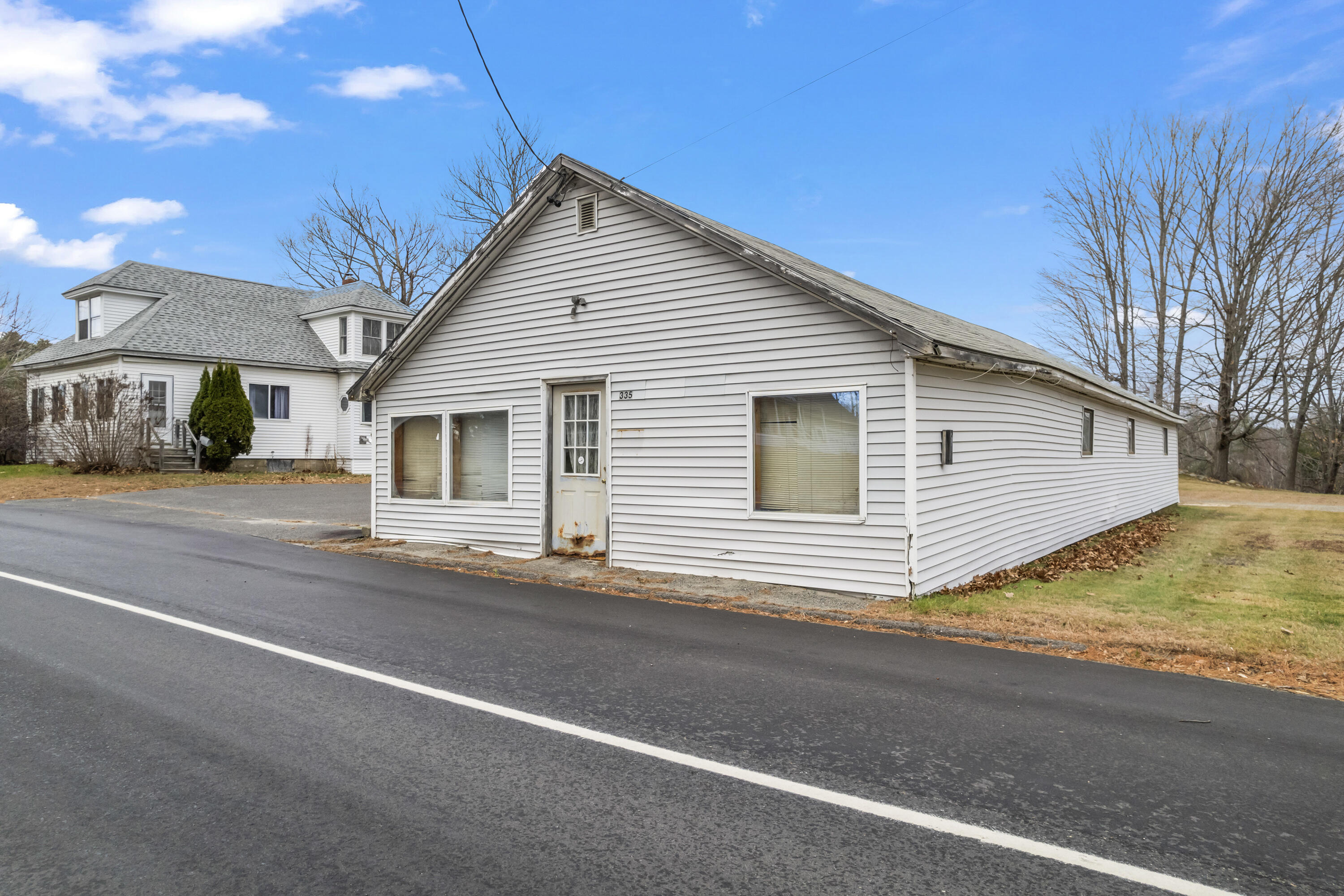335 & 341 Hartland Avenue