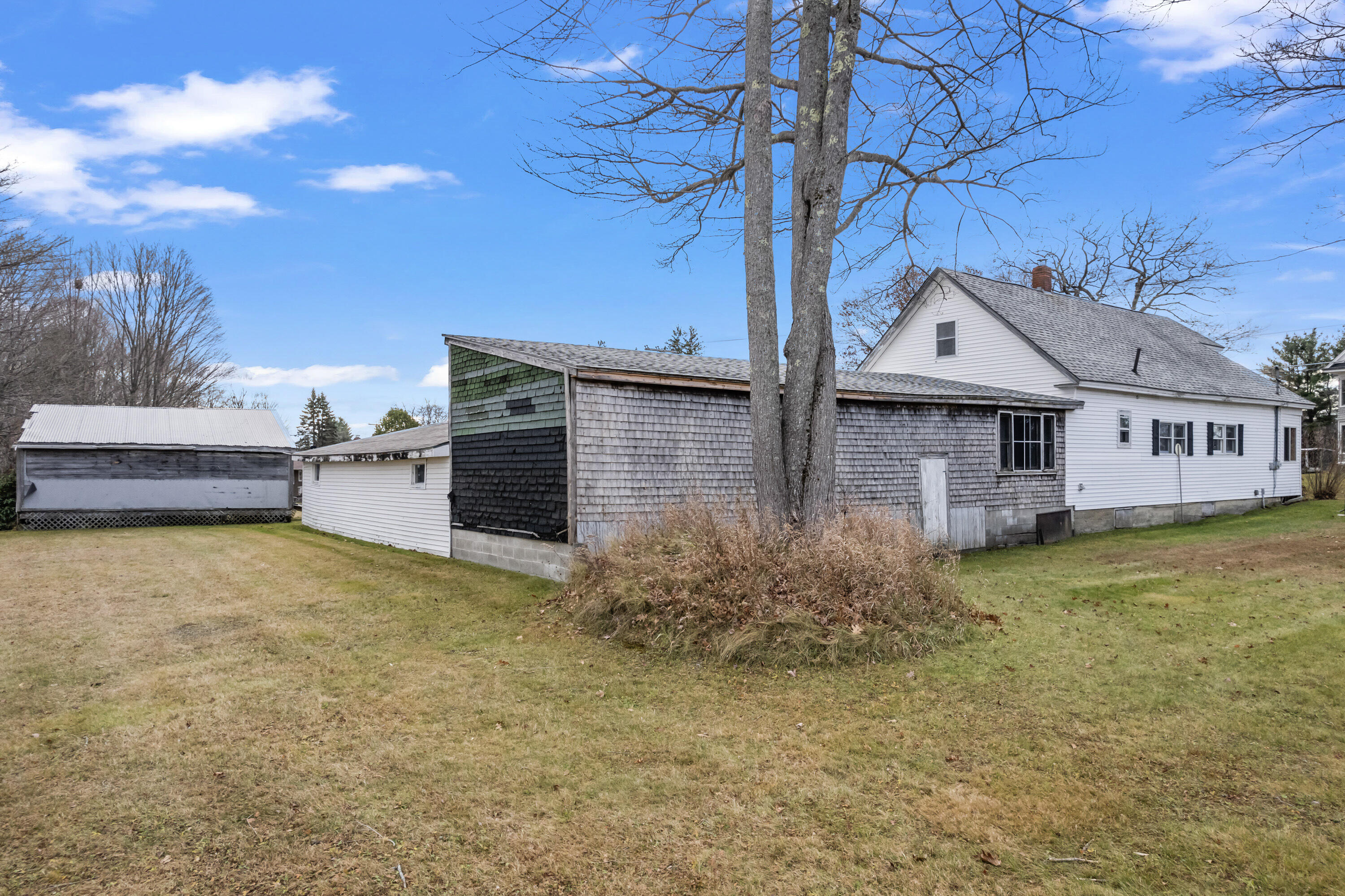 335 & 341 Hartland Avenue