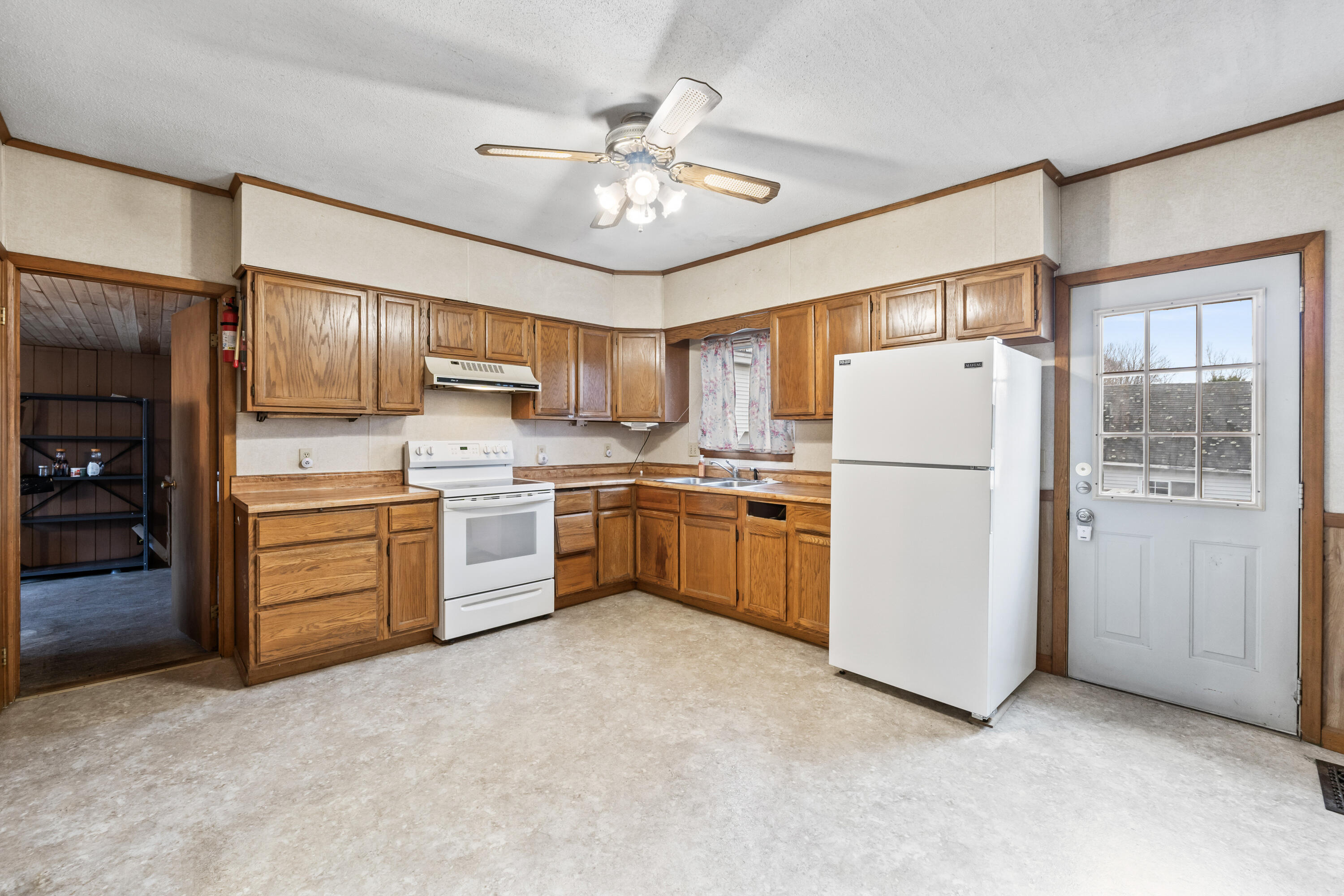 335 & 341 Hartland Avenue