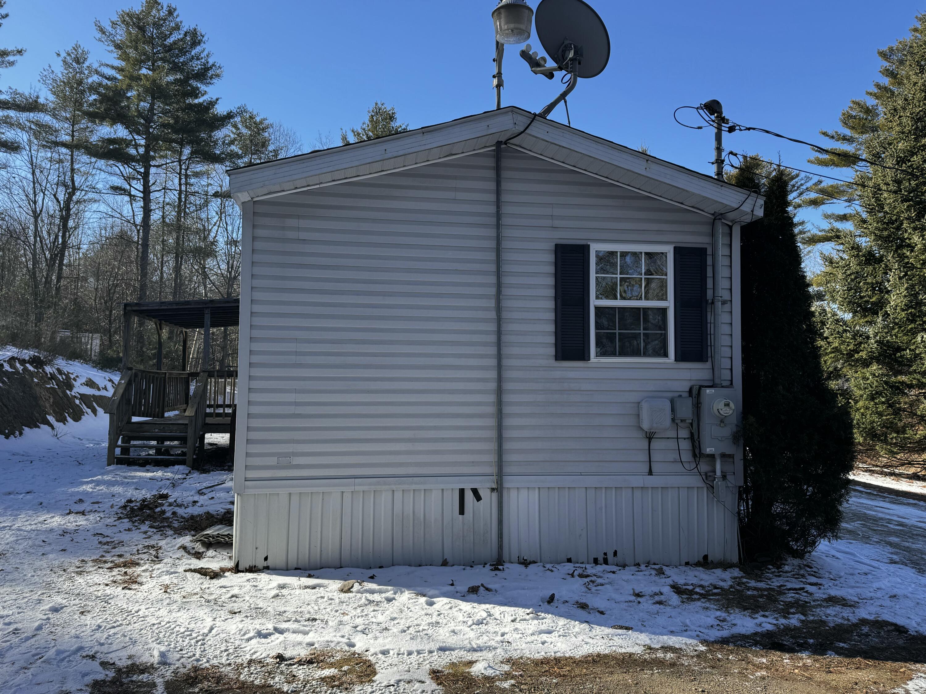 585 Weeks Mills Road