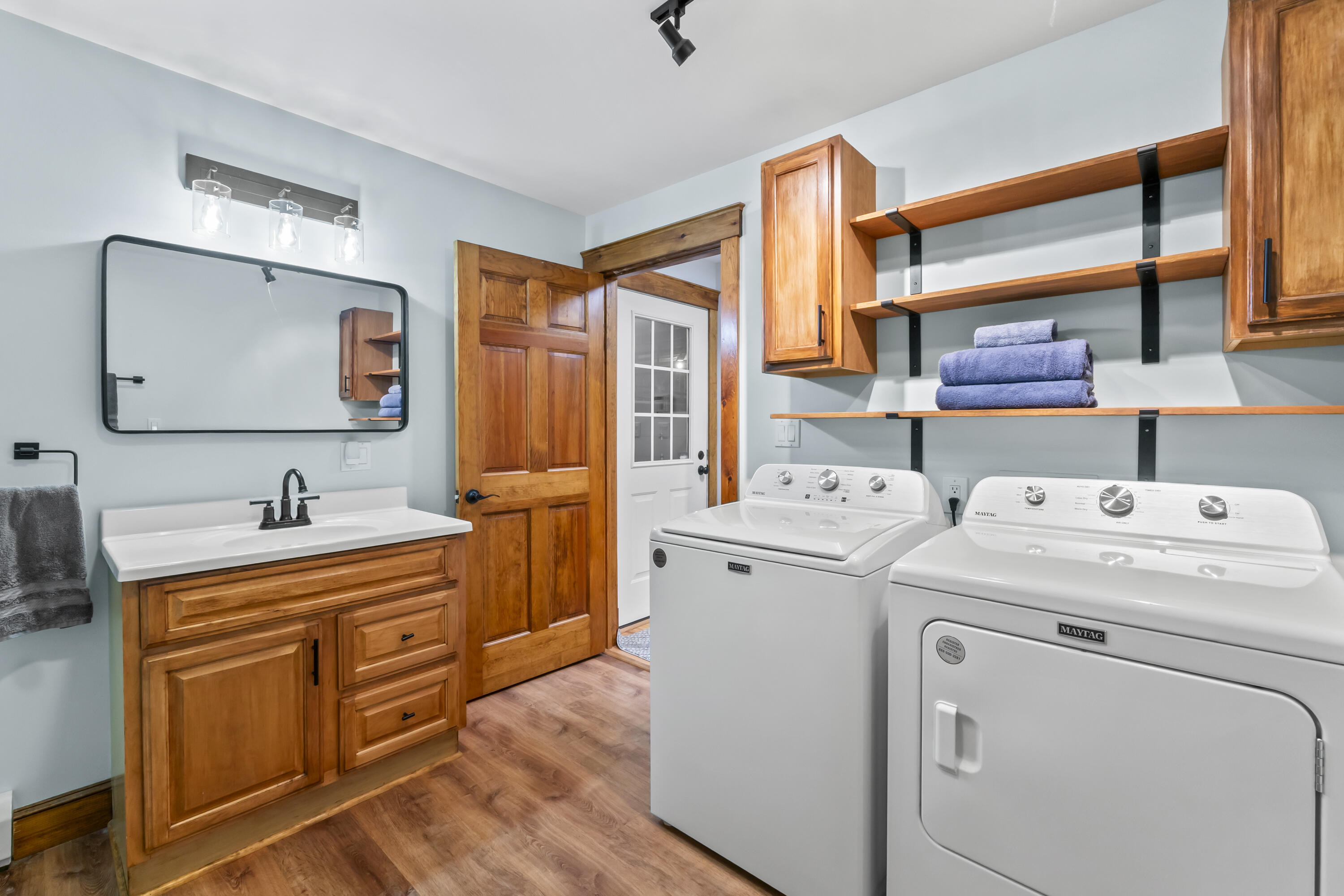 40 Sandy Cove