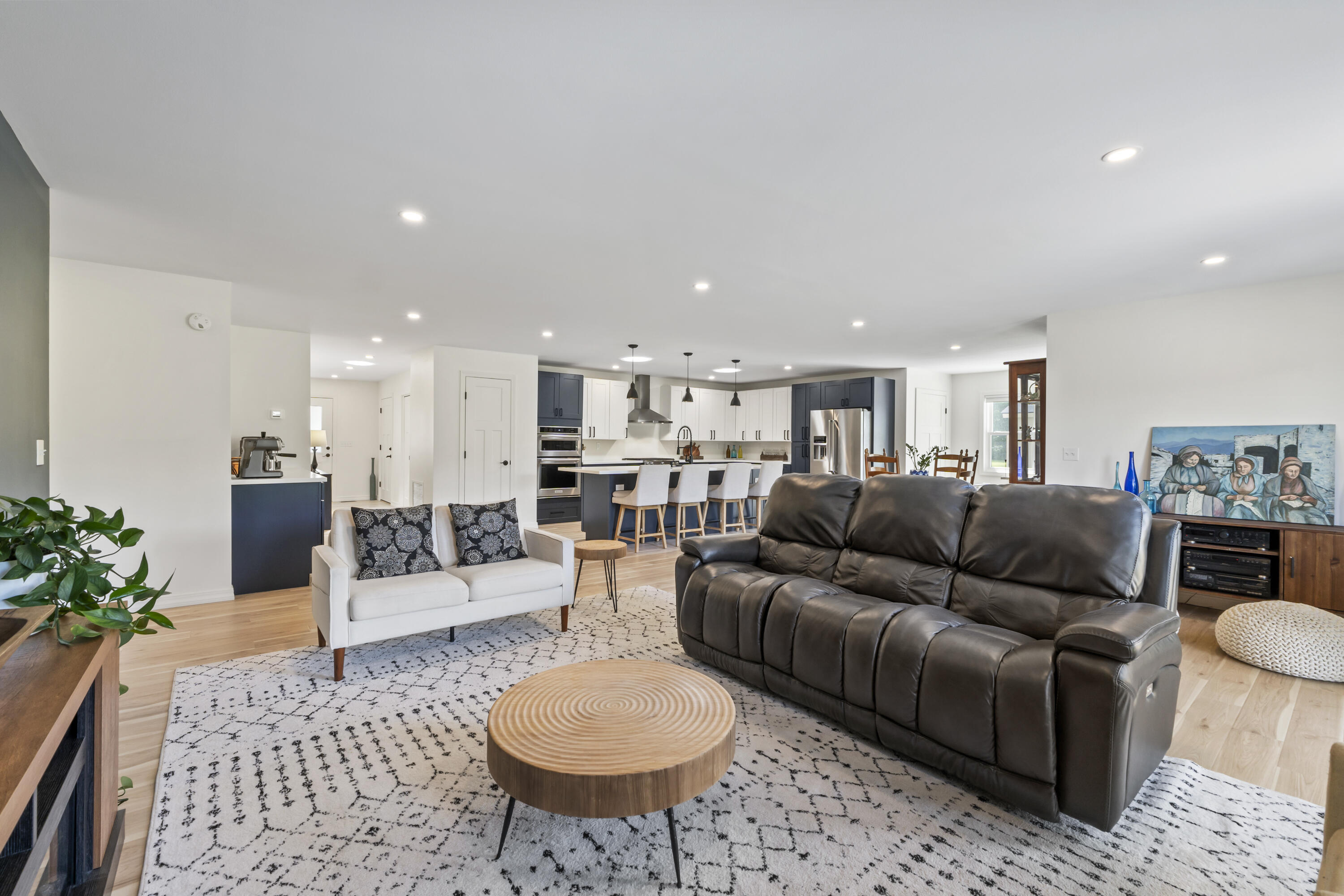 25 Royale Drive