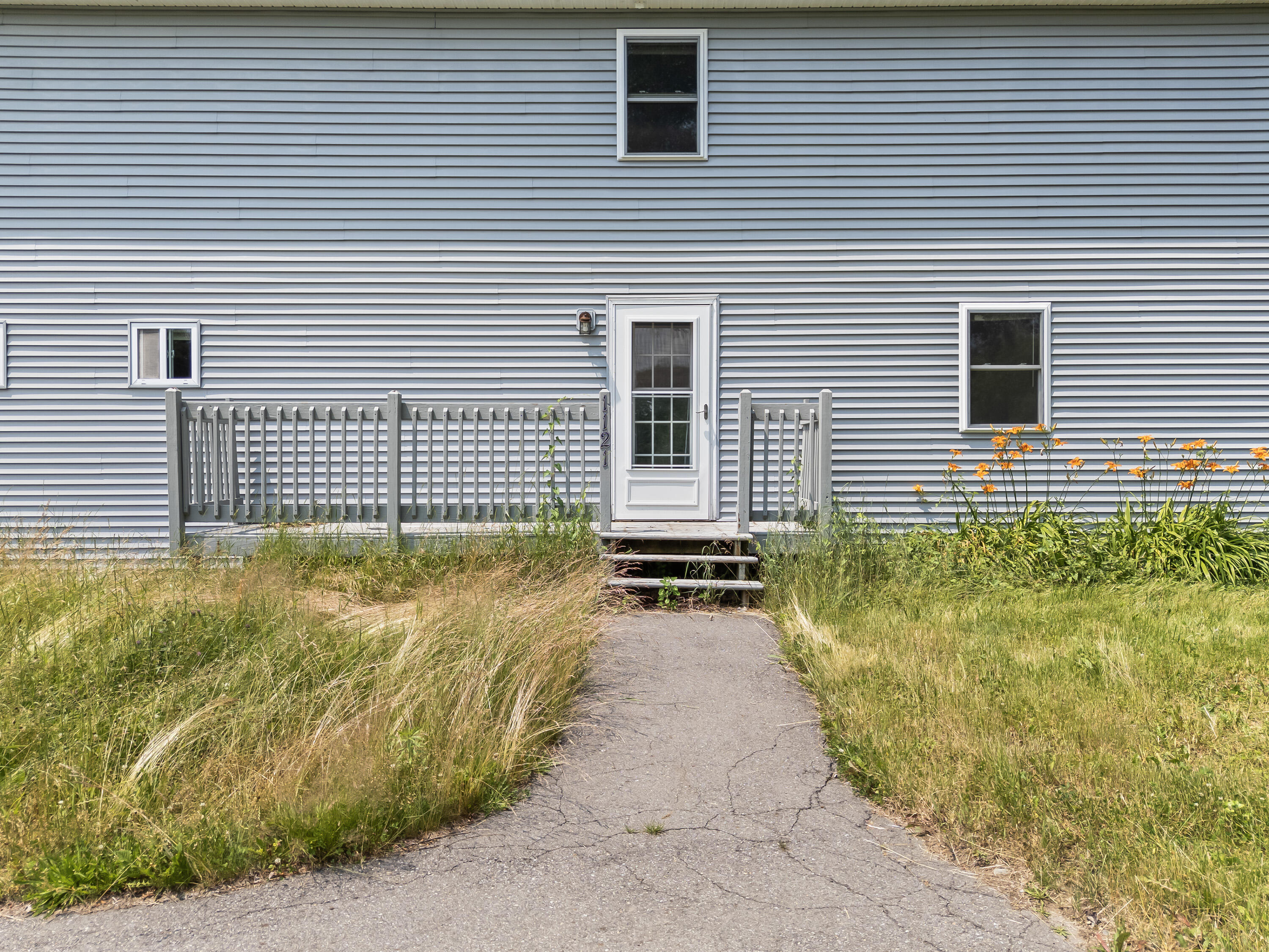 1121 River Avenue