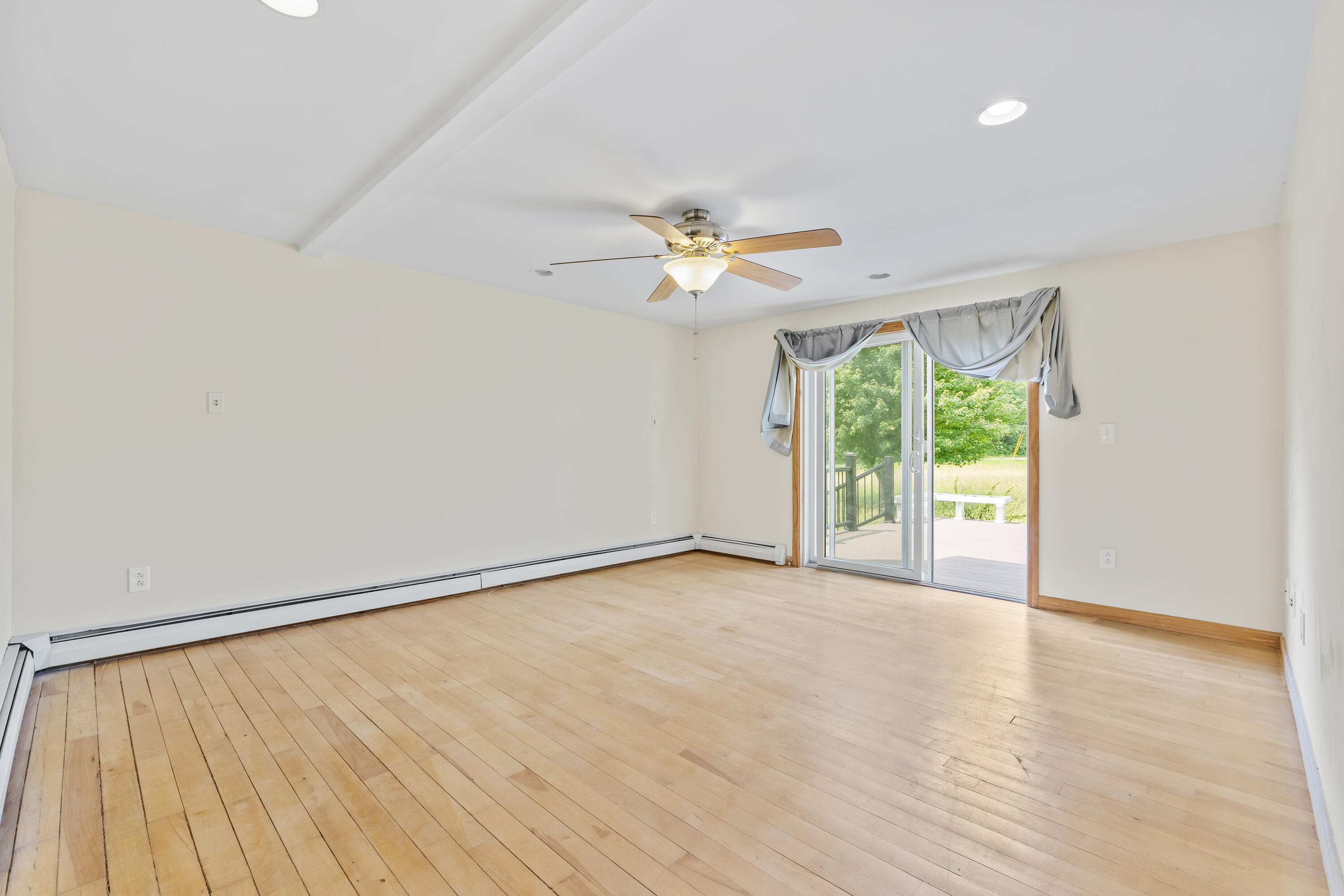 1121 River Avenue