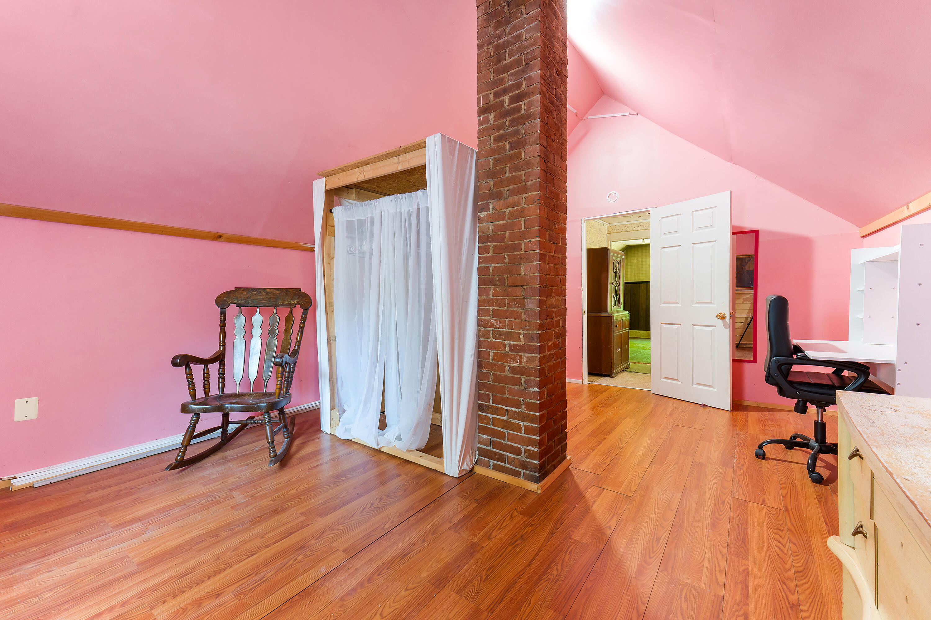 16 Snow Street