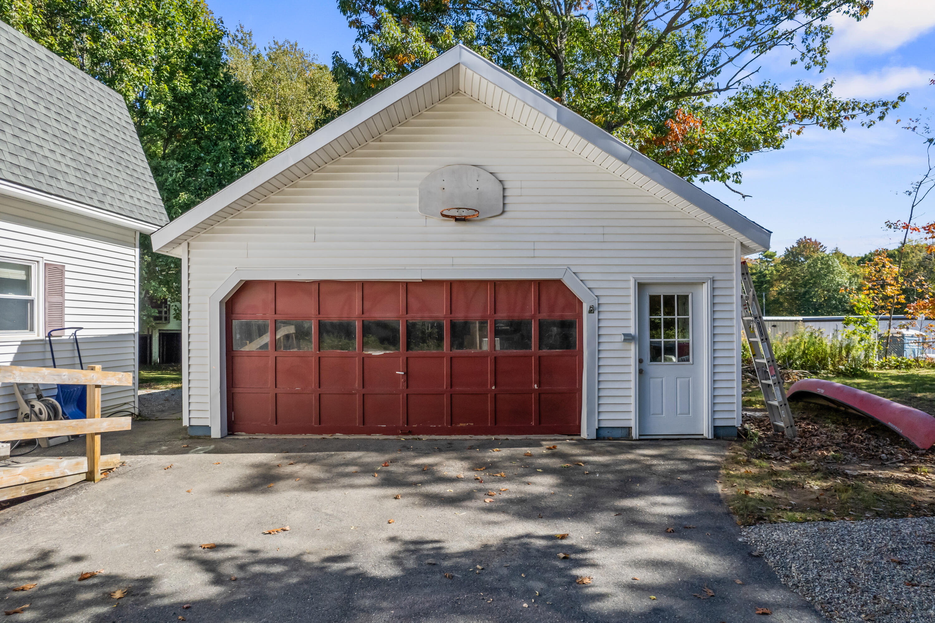 11 Outlet Road