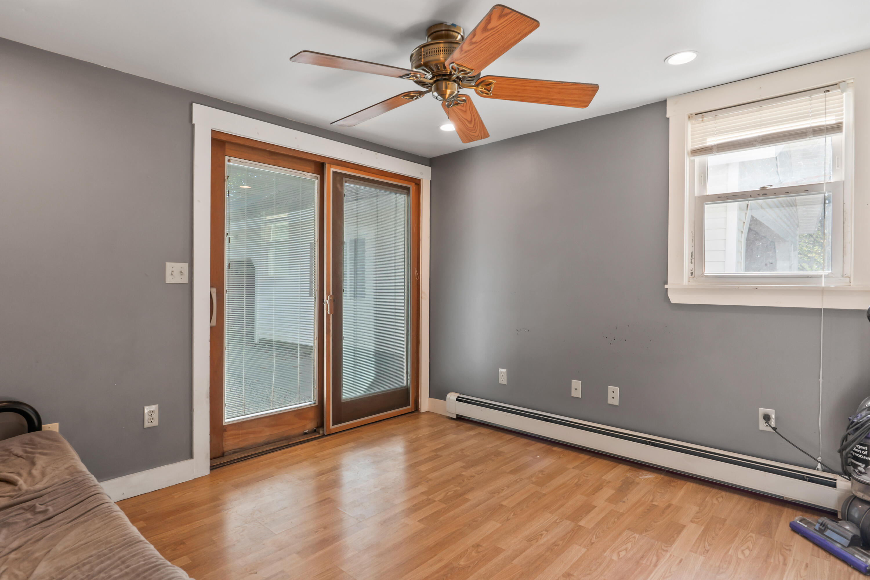 11 Outlet Road