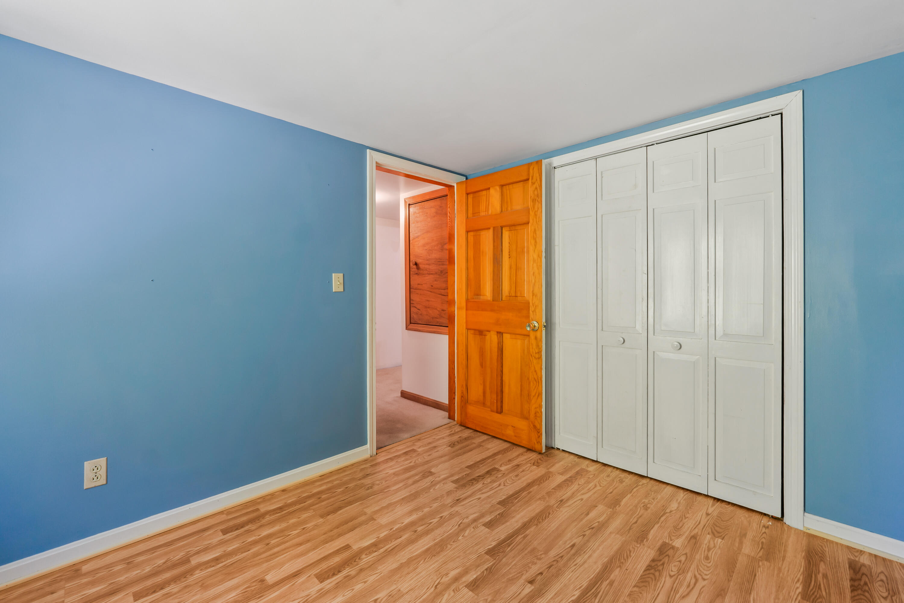 11 Outlet Road