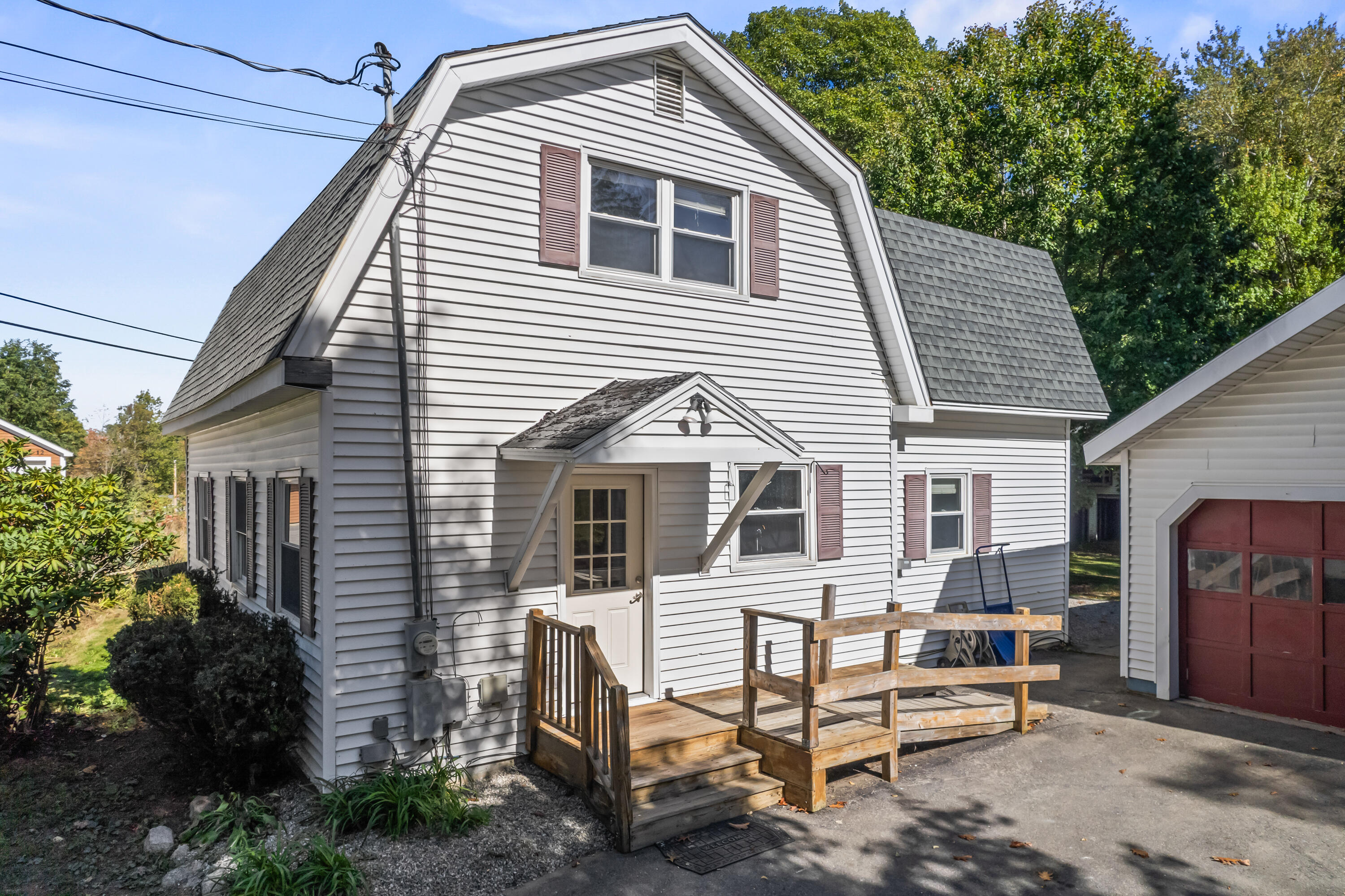 11 Outlet Road