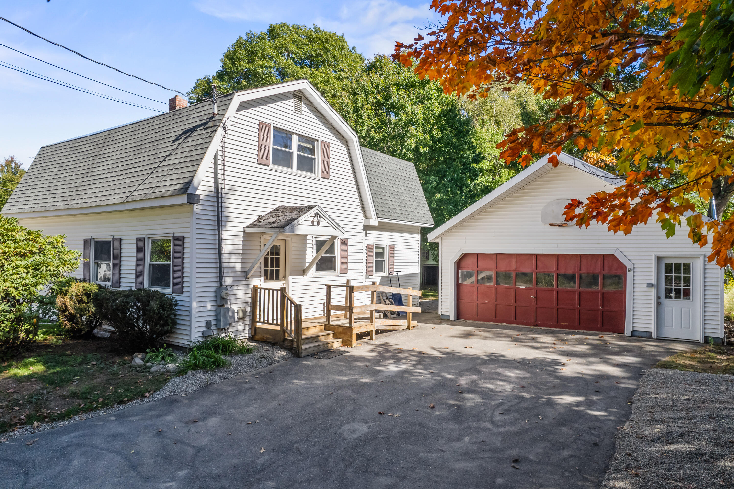 11 Outlet Road