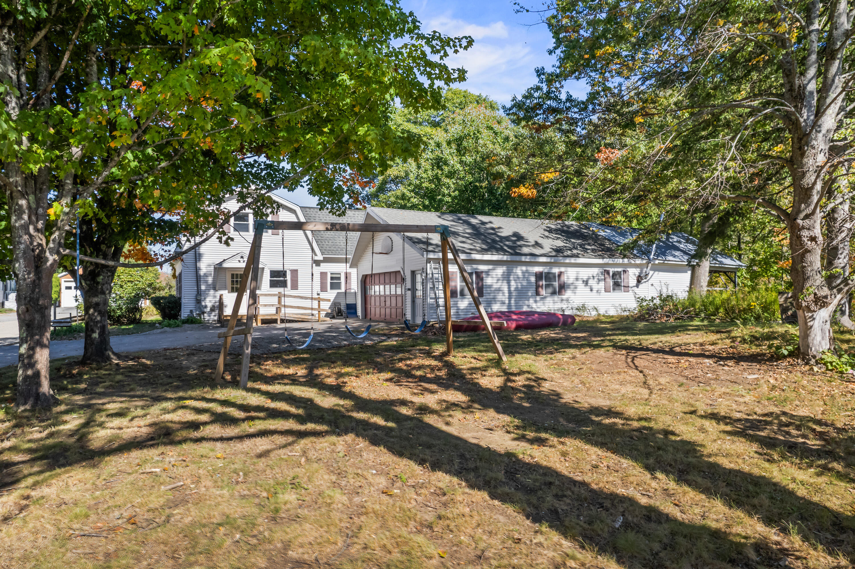 11 Outlet Road