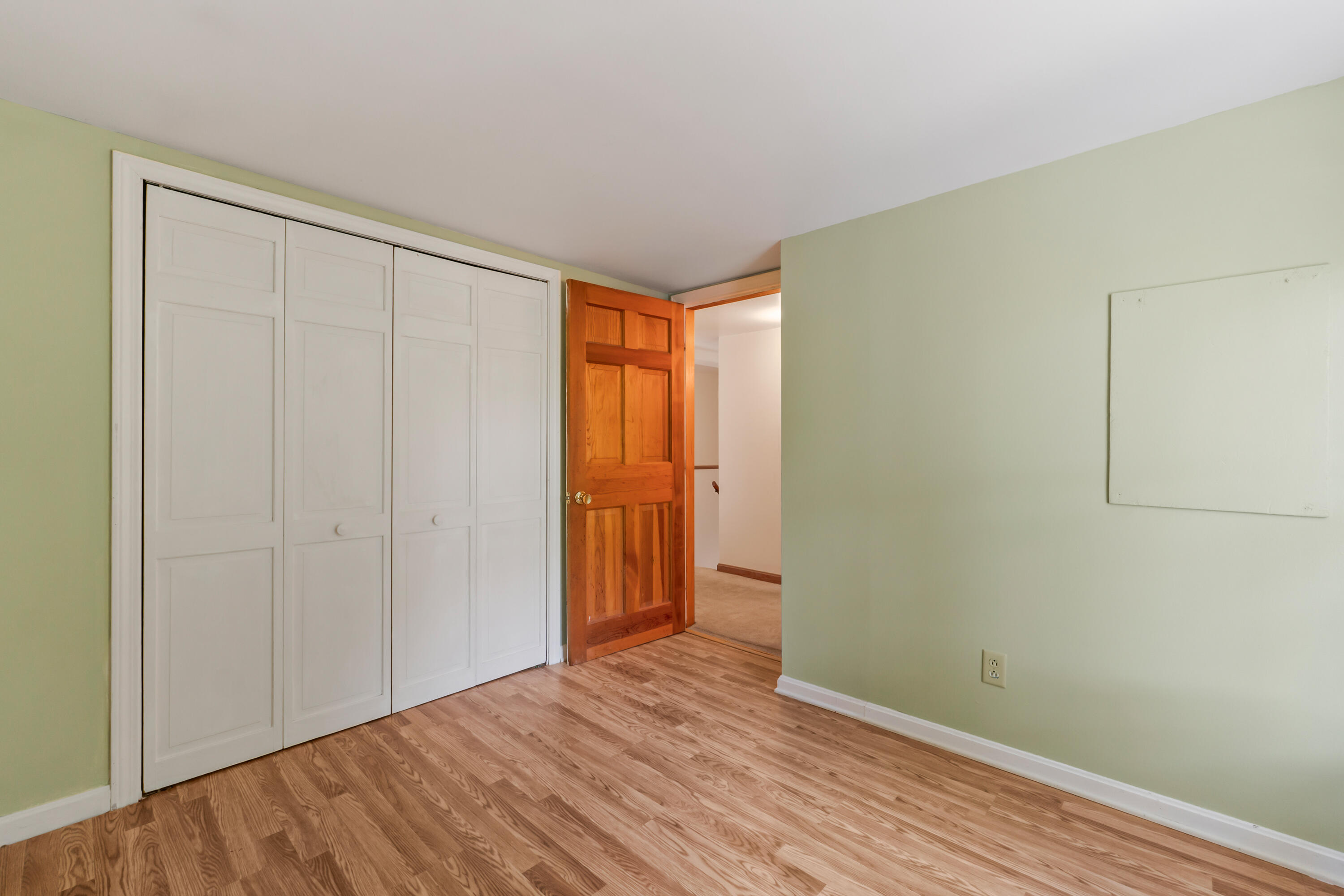 11 Outlet Road