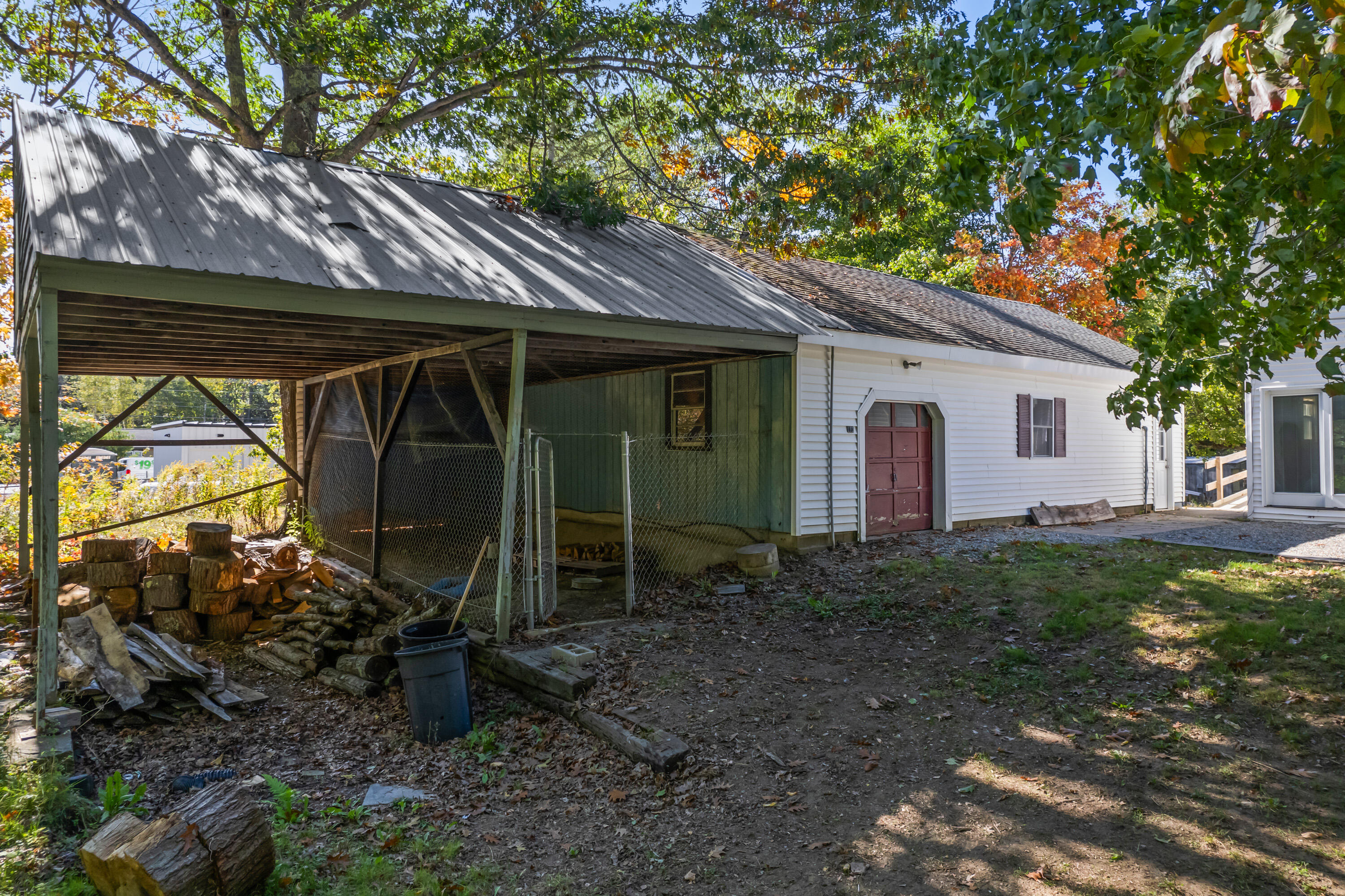 11 Outlet Road