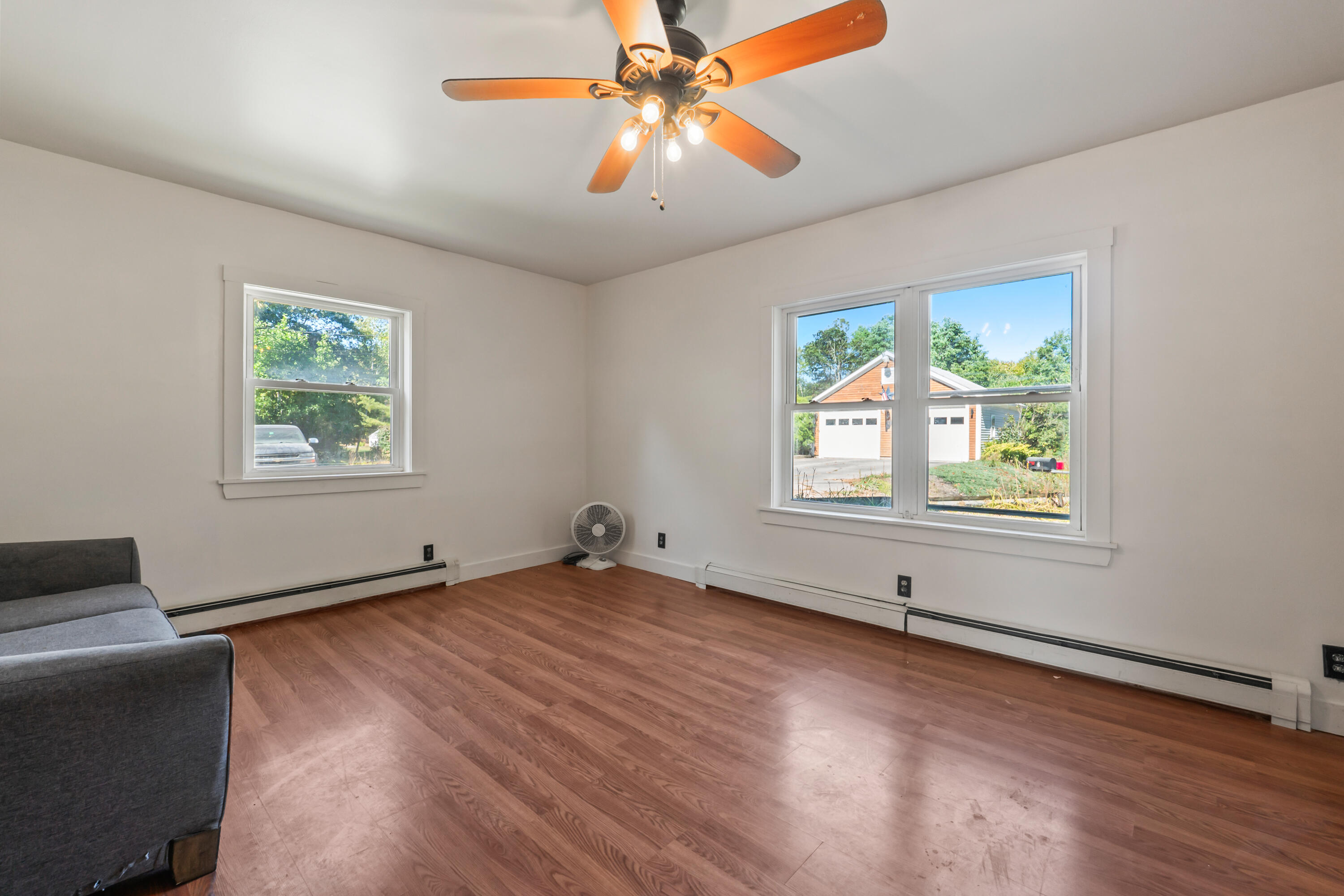 11 Outlet Road