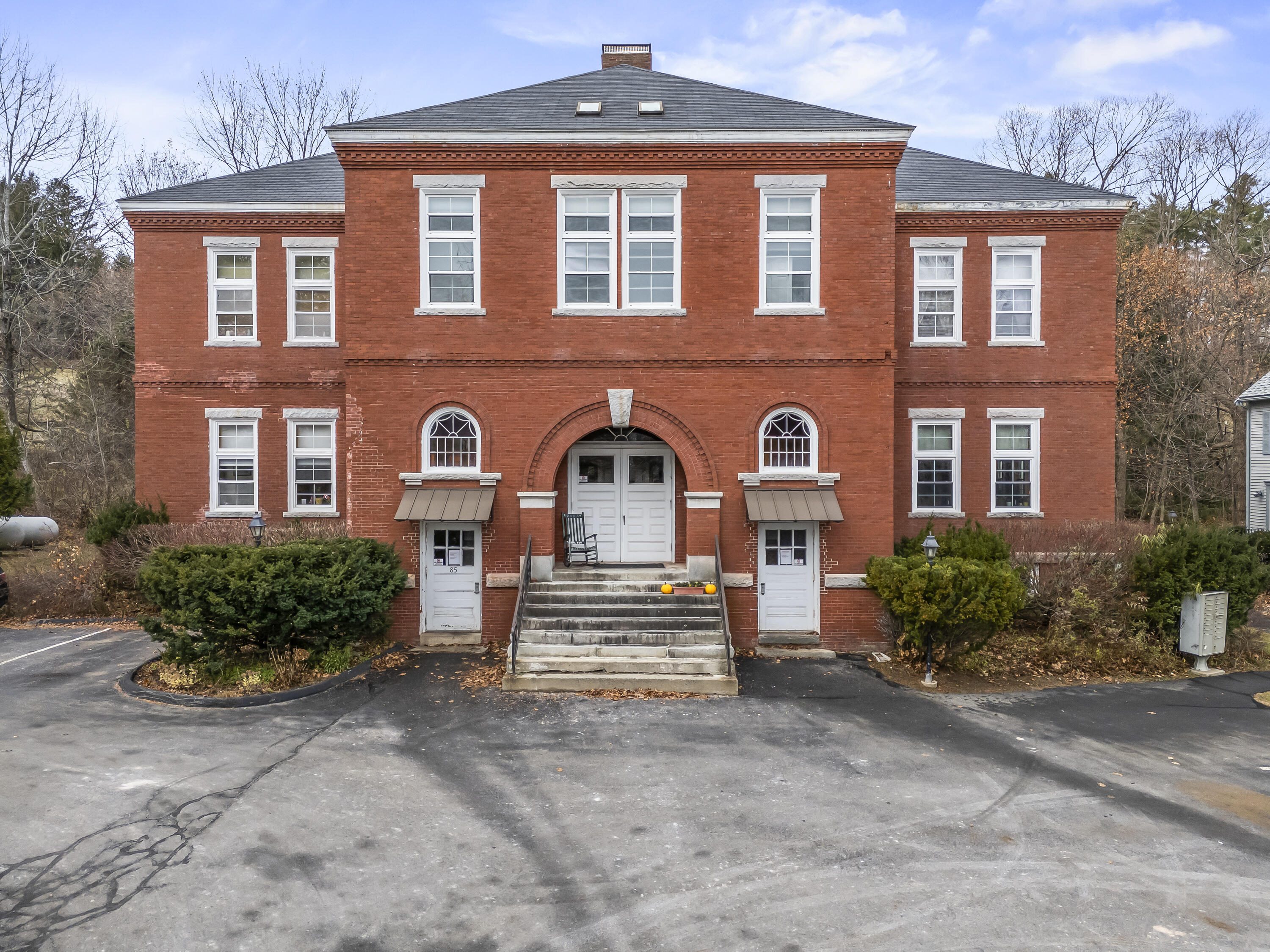 85 Middle Street 12