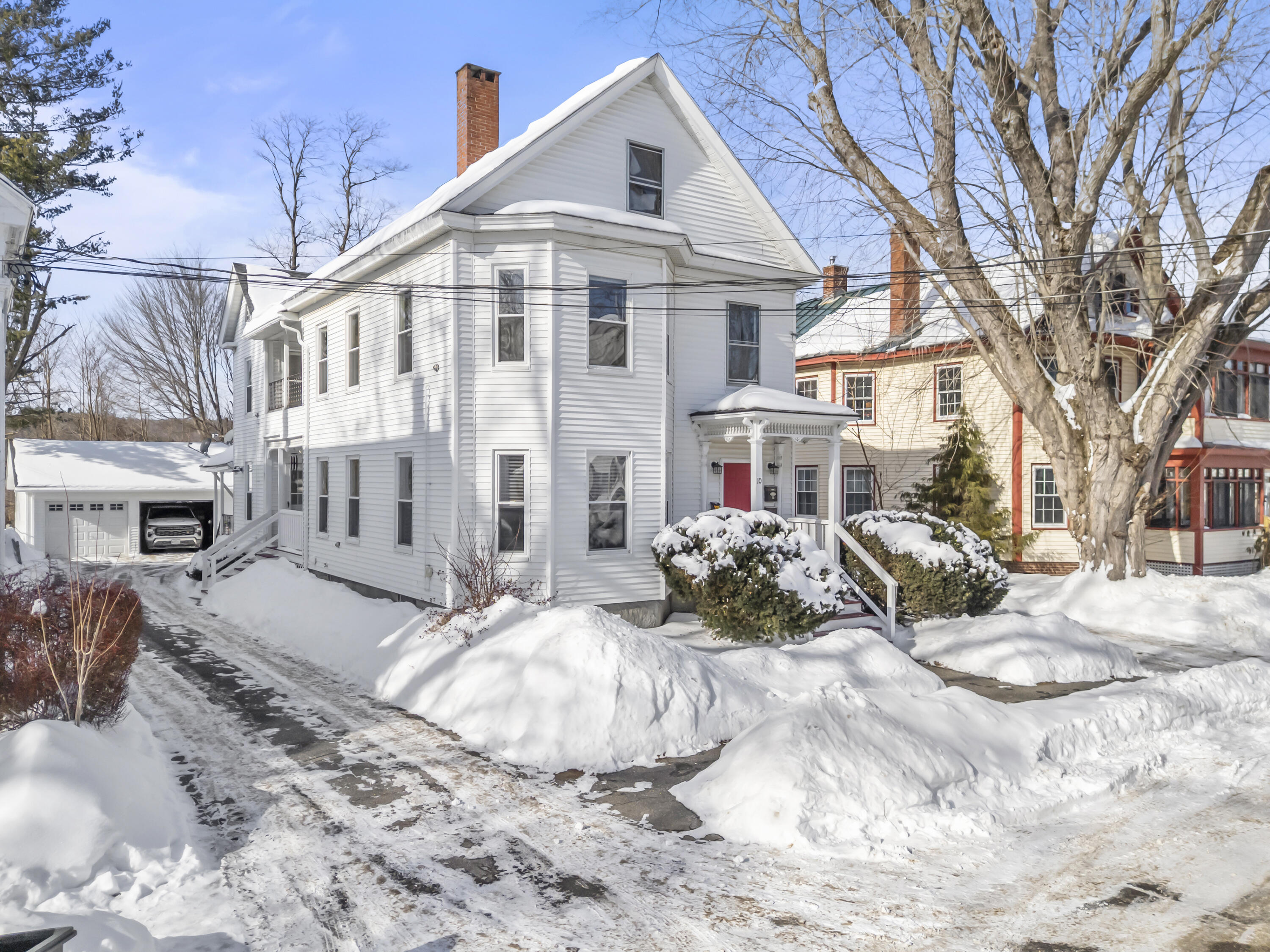 10 Maple Street