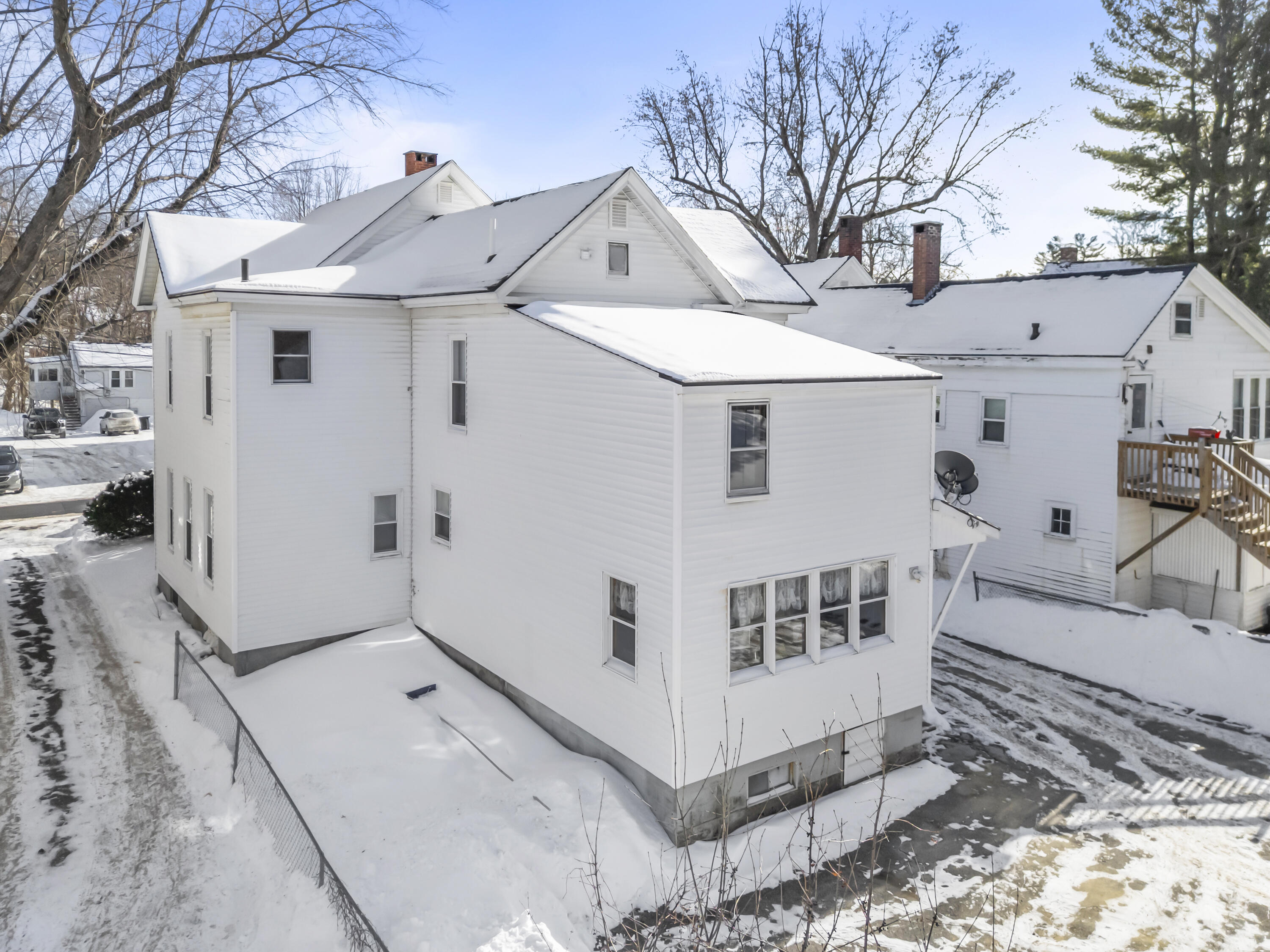 10 Maple Street