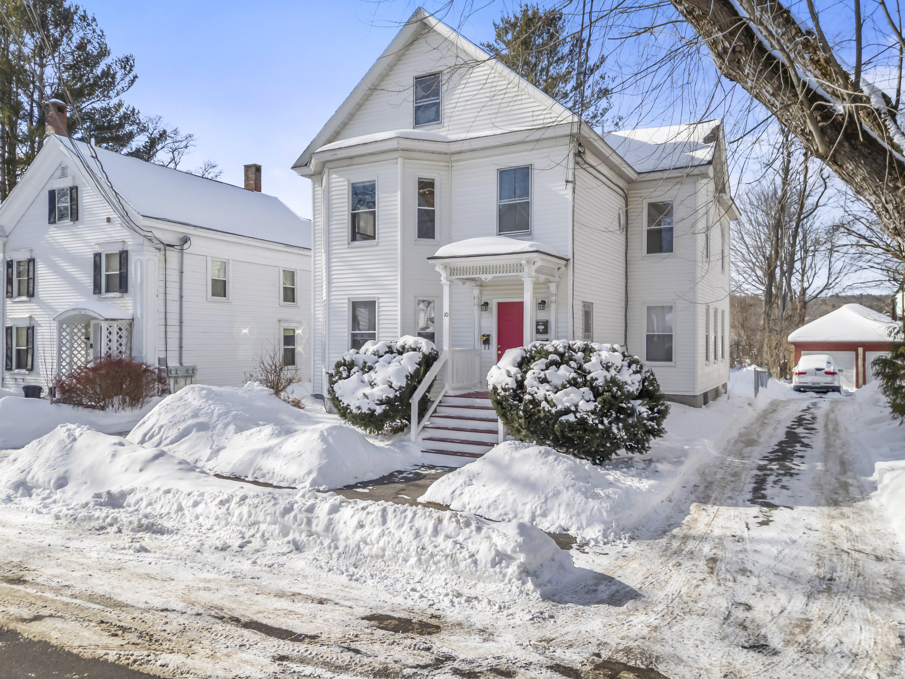 10 Maple Street