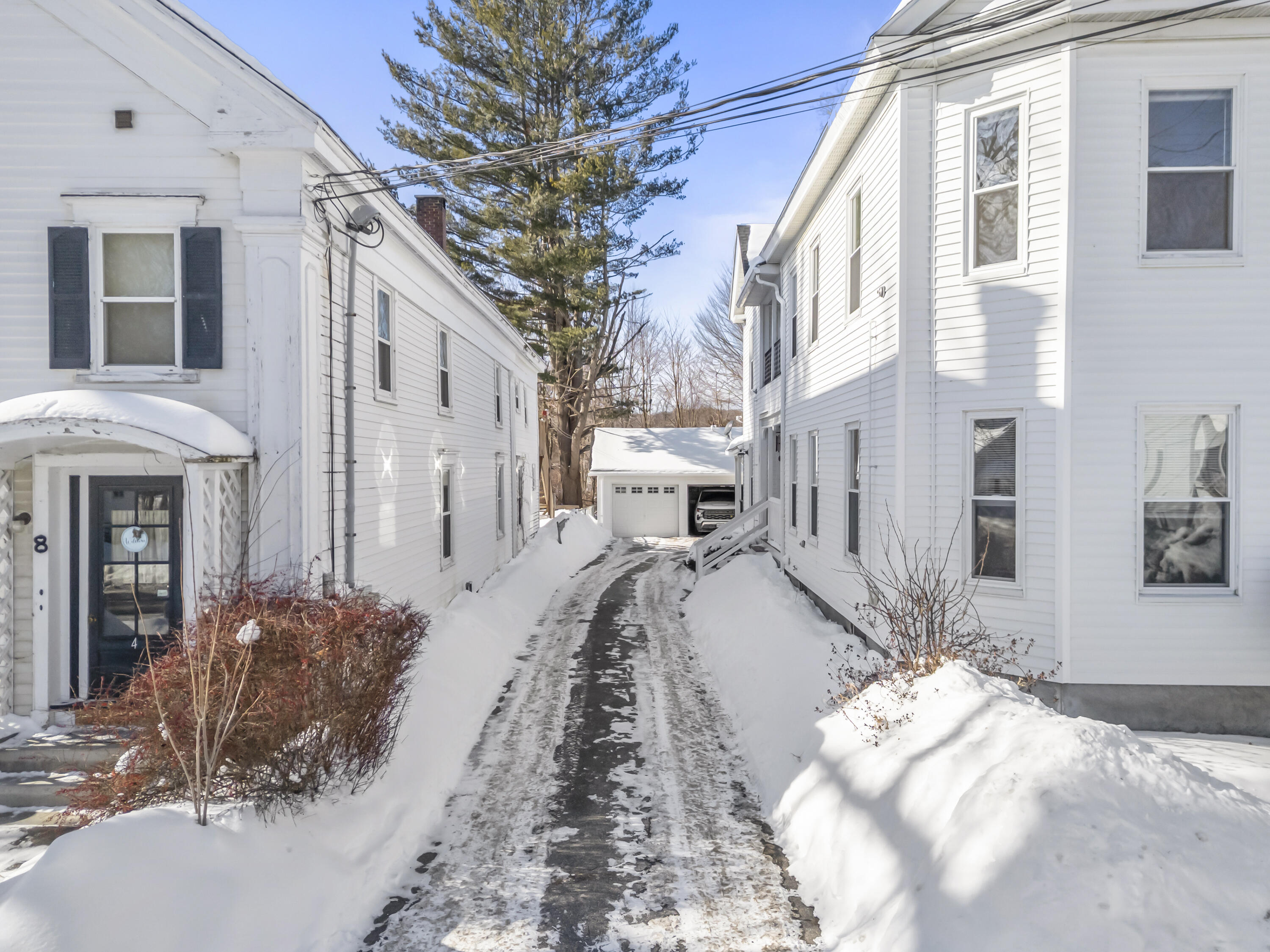 10 Maple Street