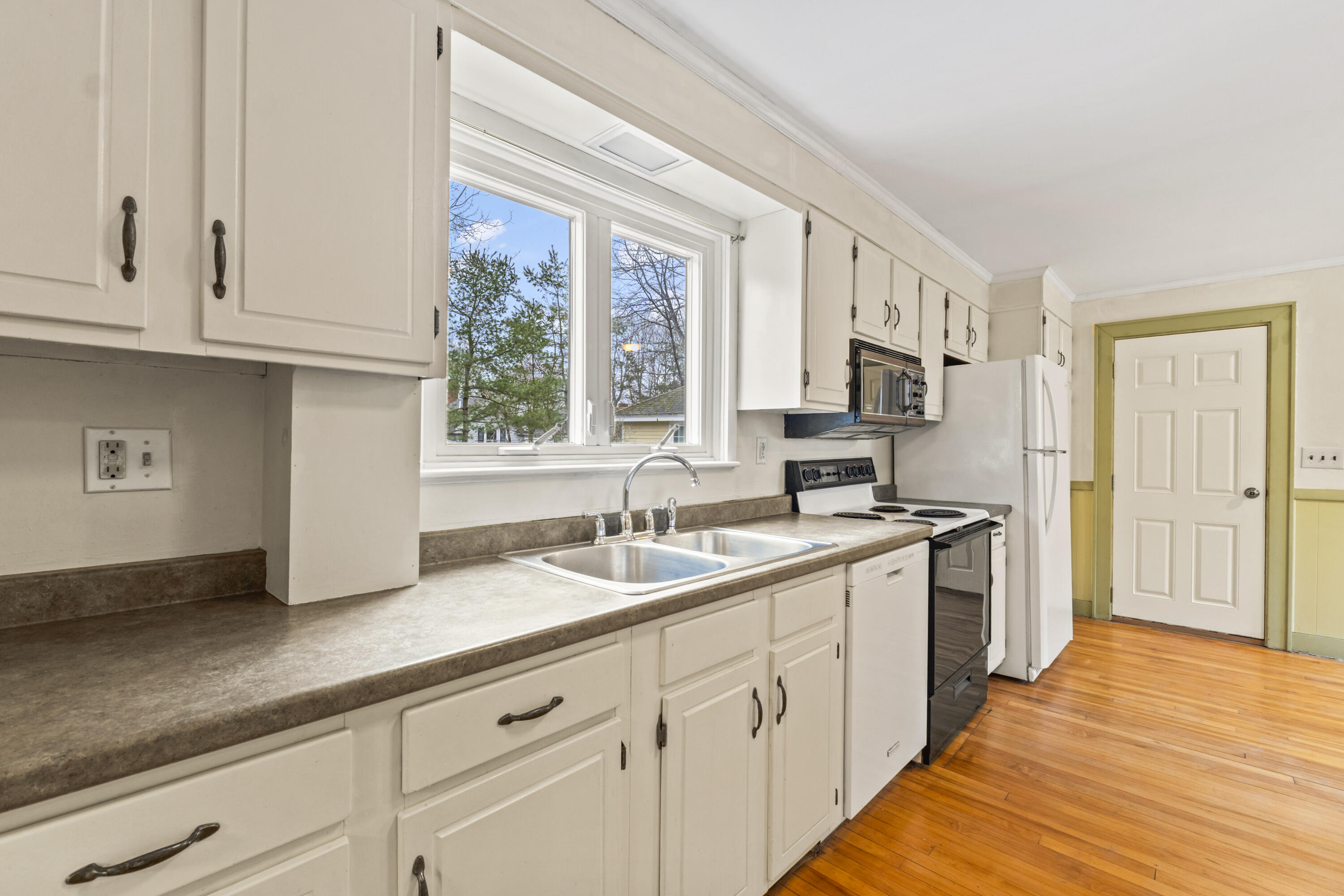 21 N Chestnut Street