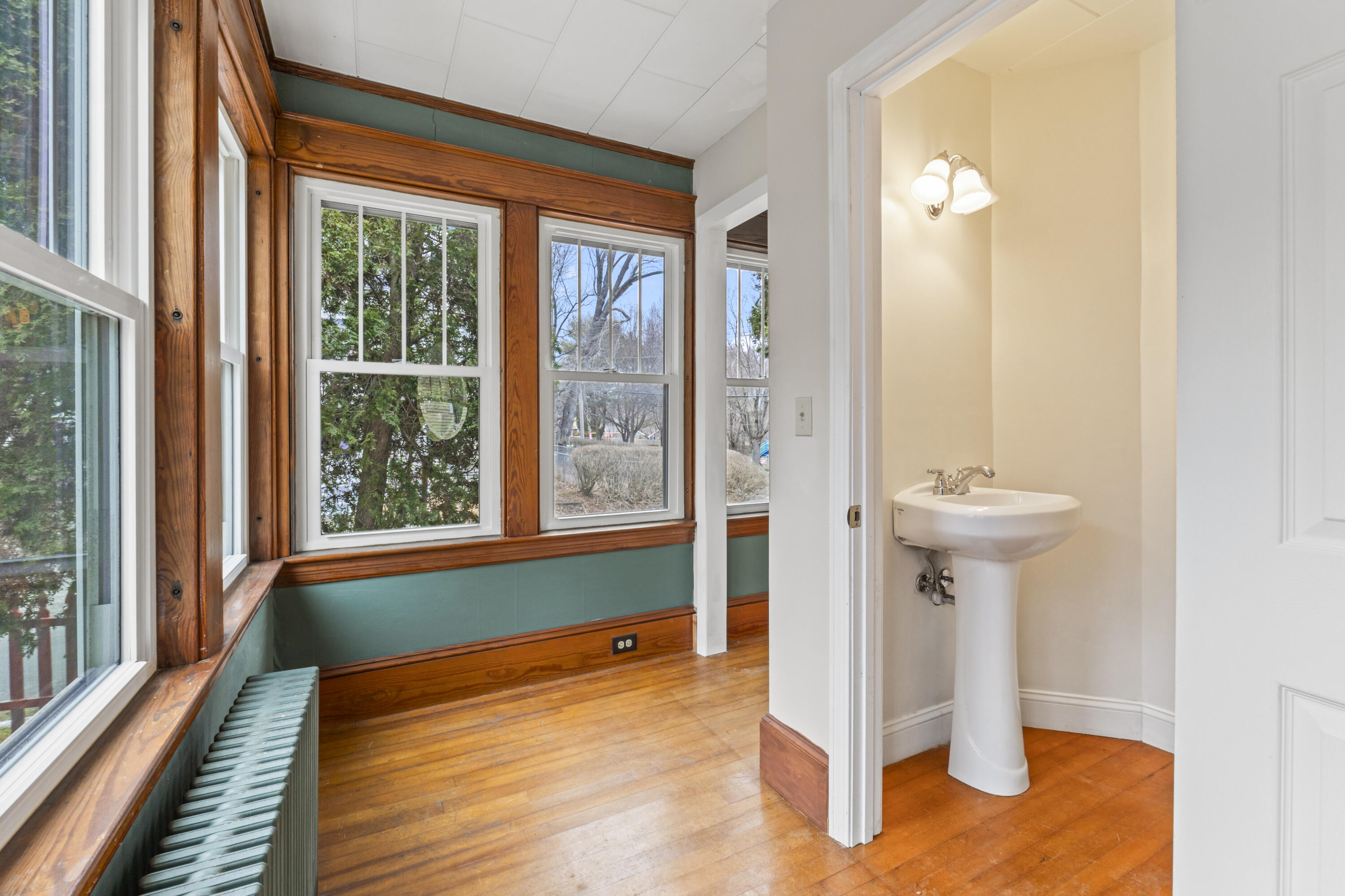 21 N Chestnut Street