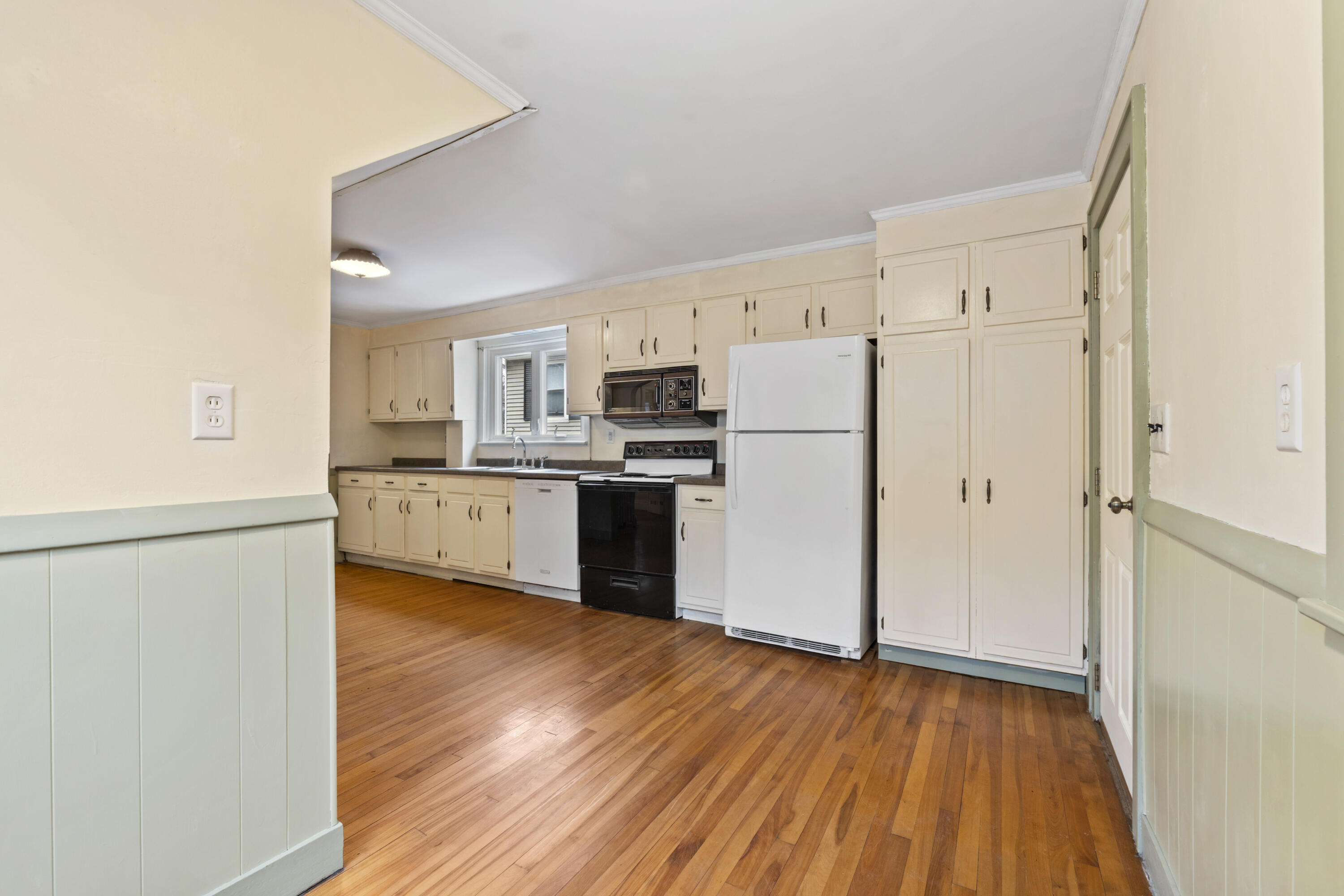 21 N Chestnut Street