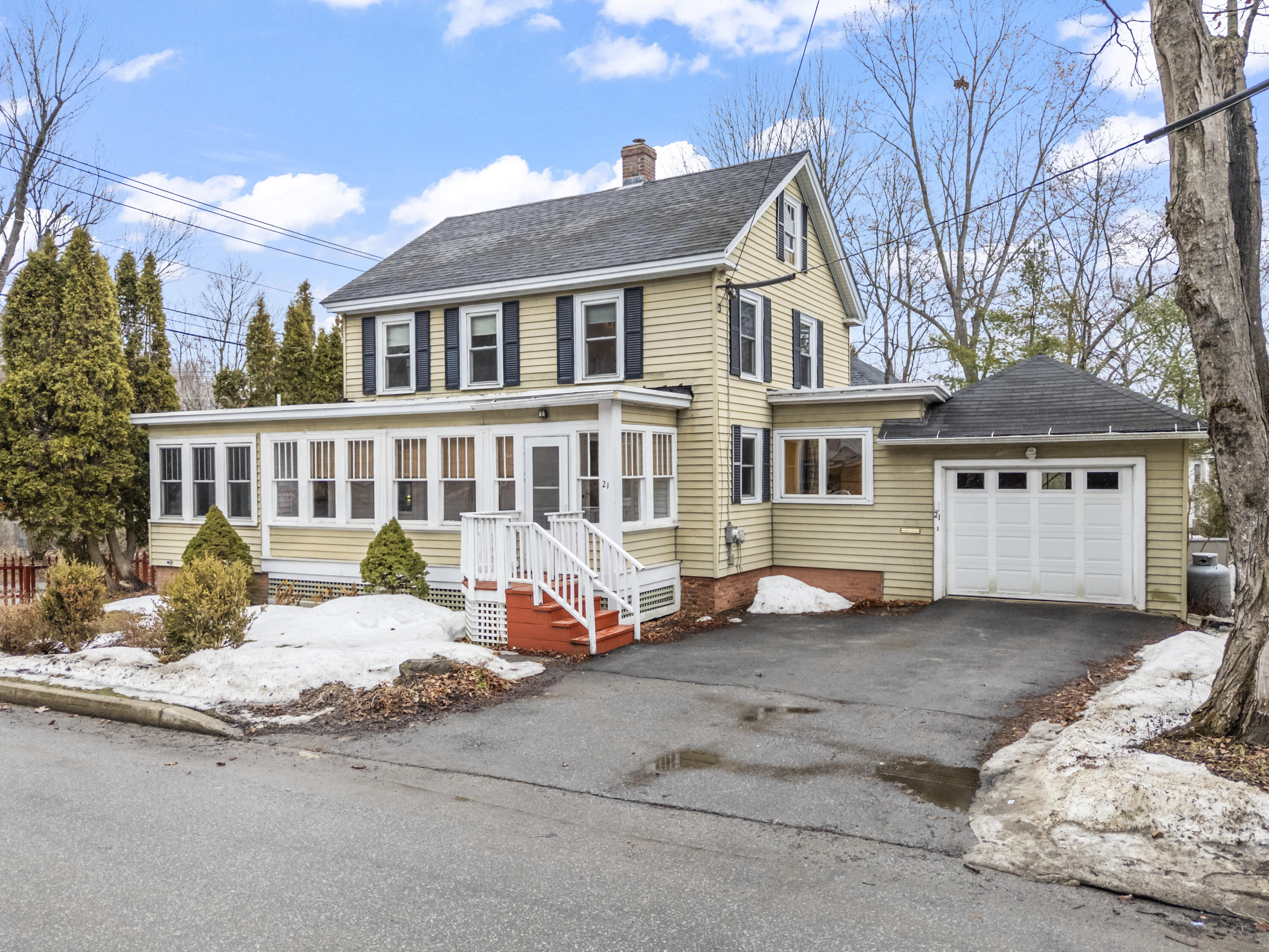 21 N Chestnut Street