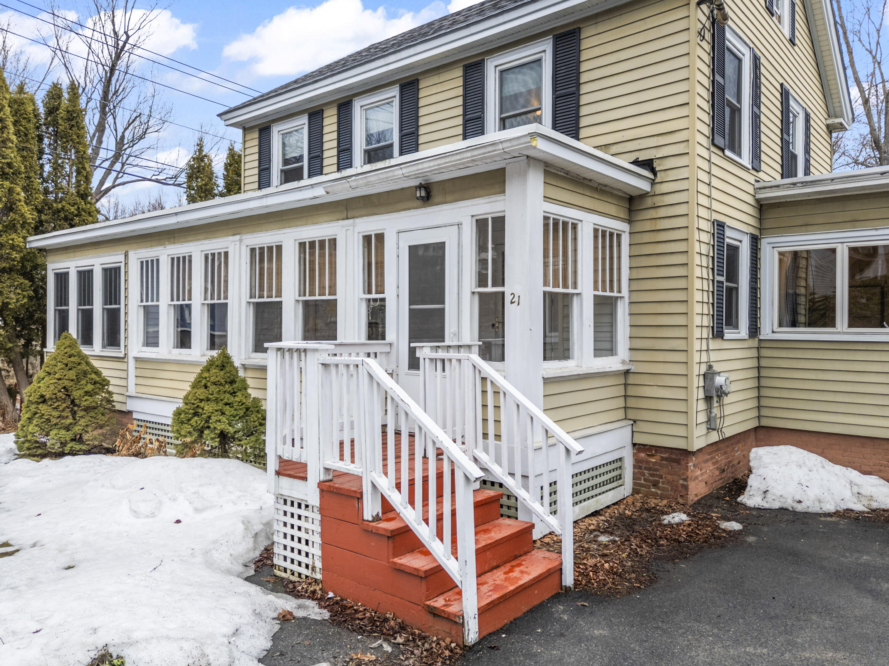 21 N Chestnut Street