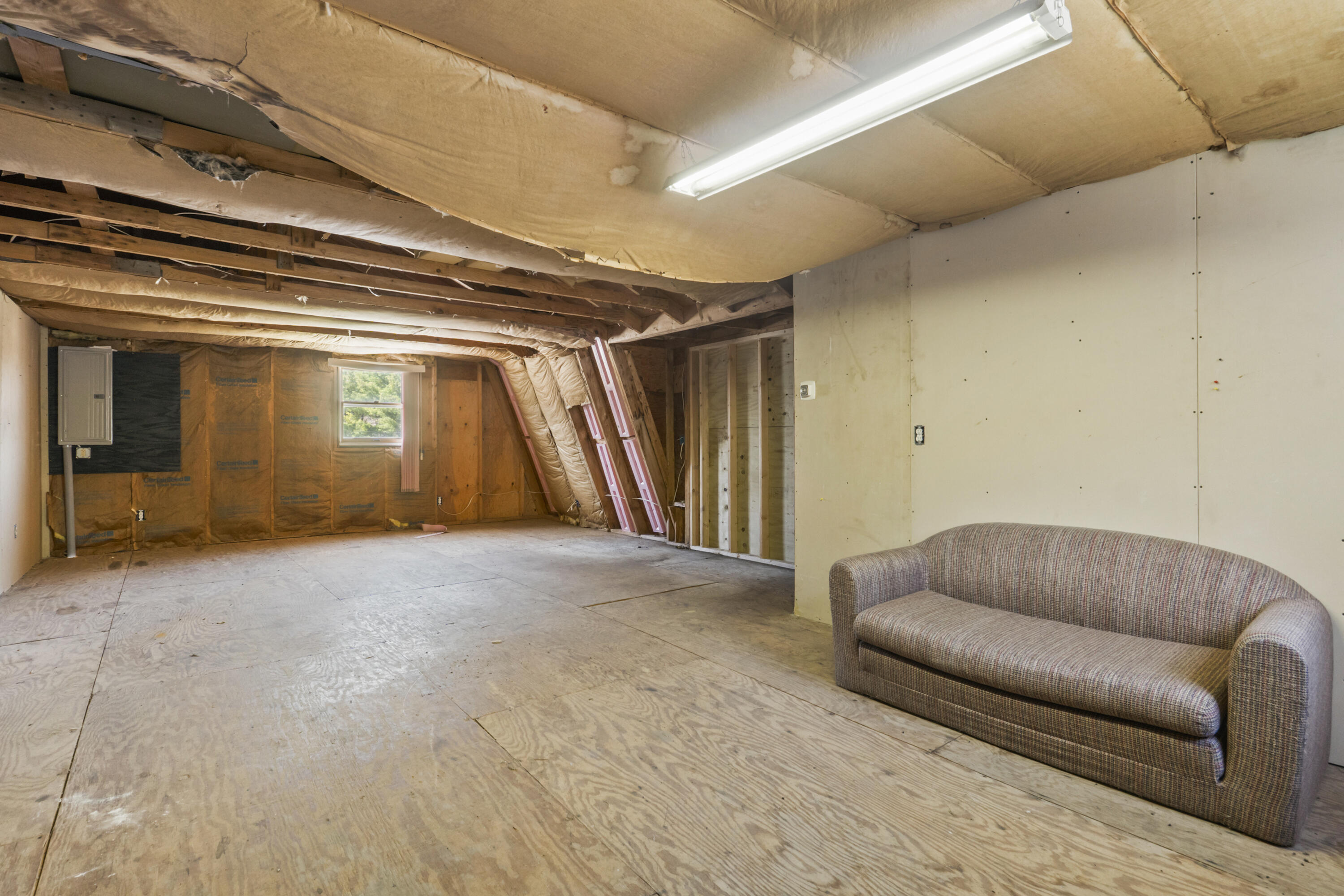 991 Oakland Road
