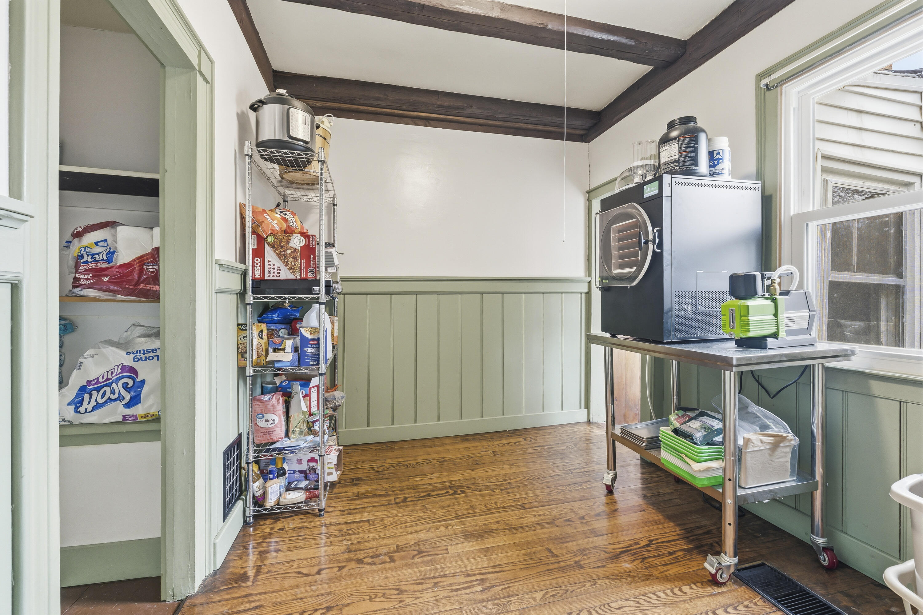 3427 Middle Road