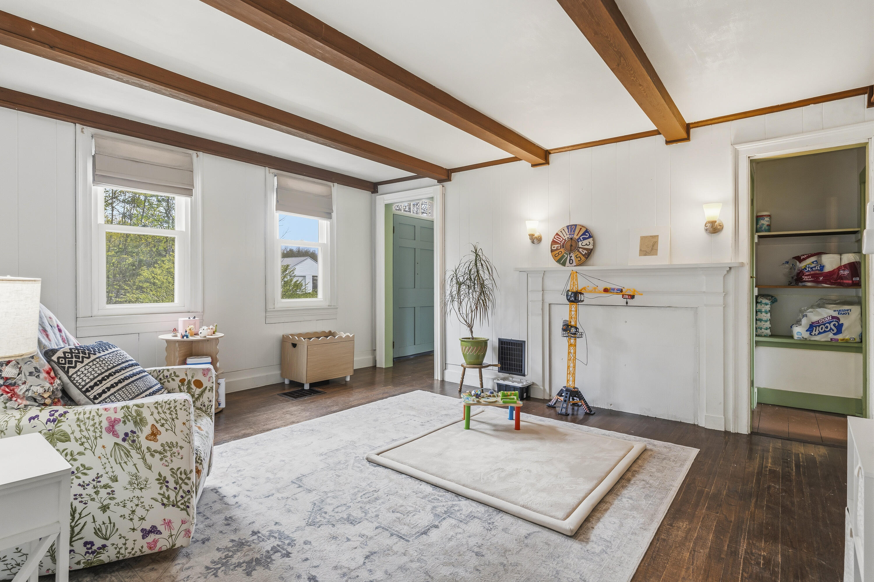 3427 Middle Road