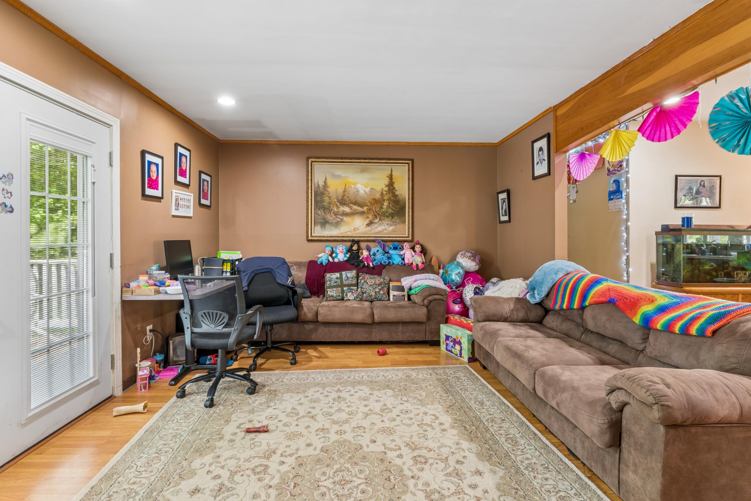 10 Ridgewood Drive