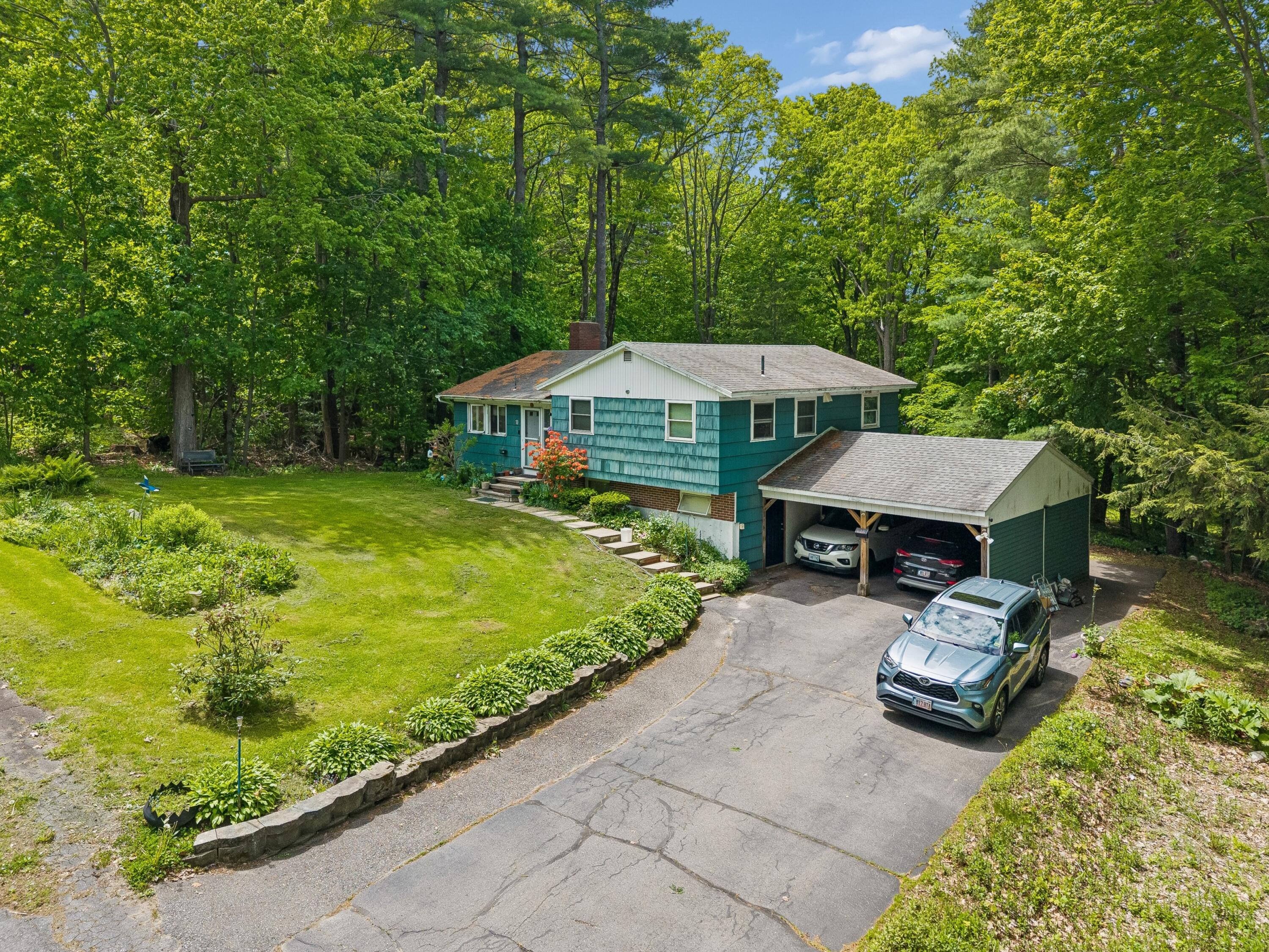 10 Ridgewood Drive