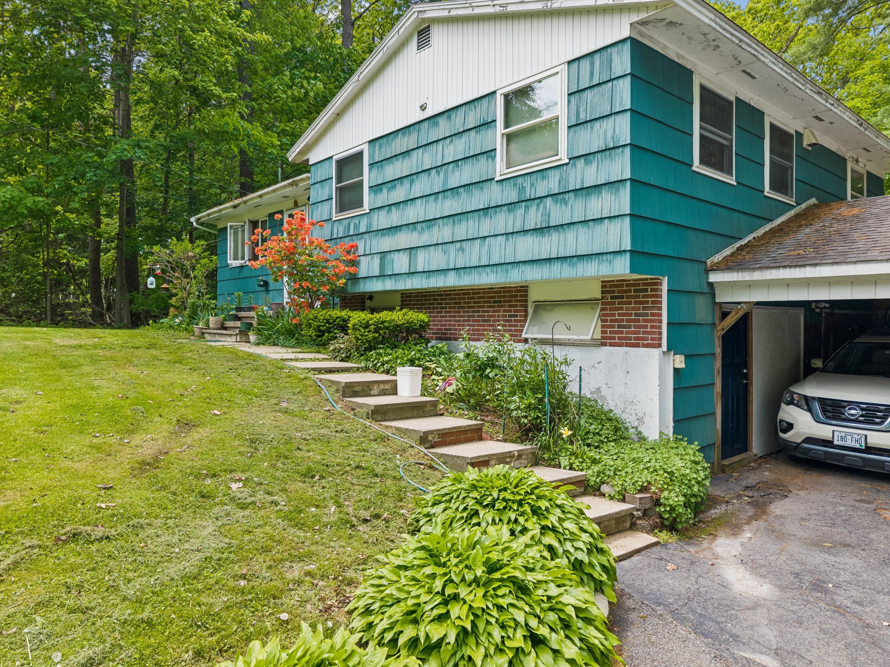 10 Ridgewood Drive