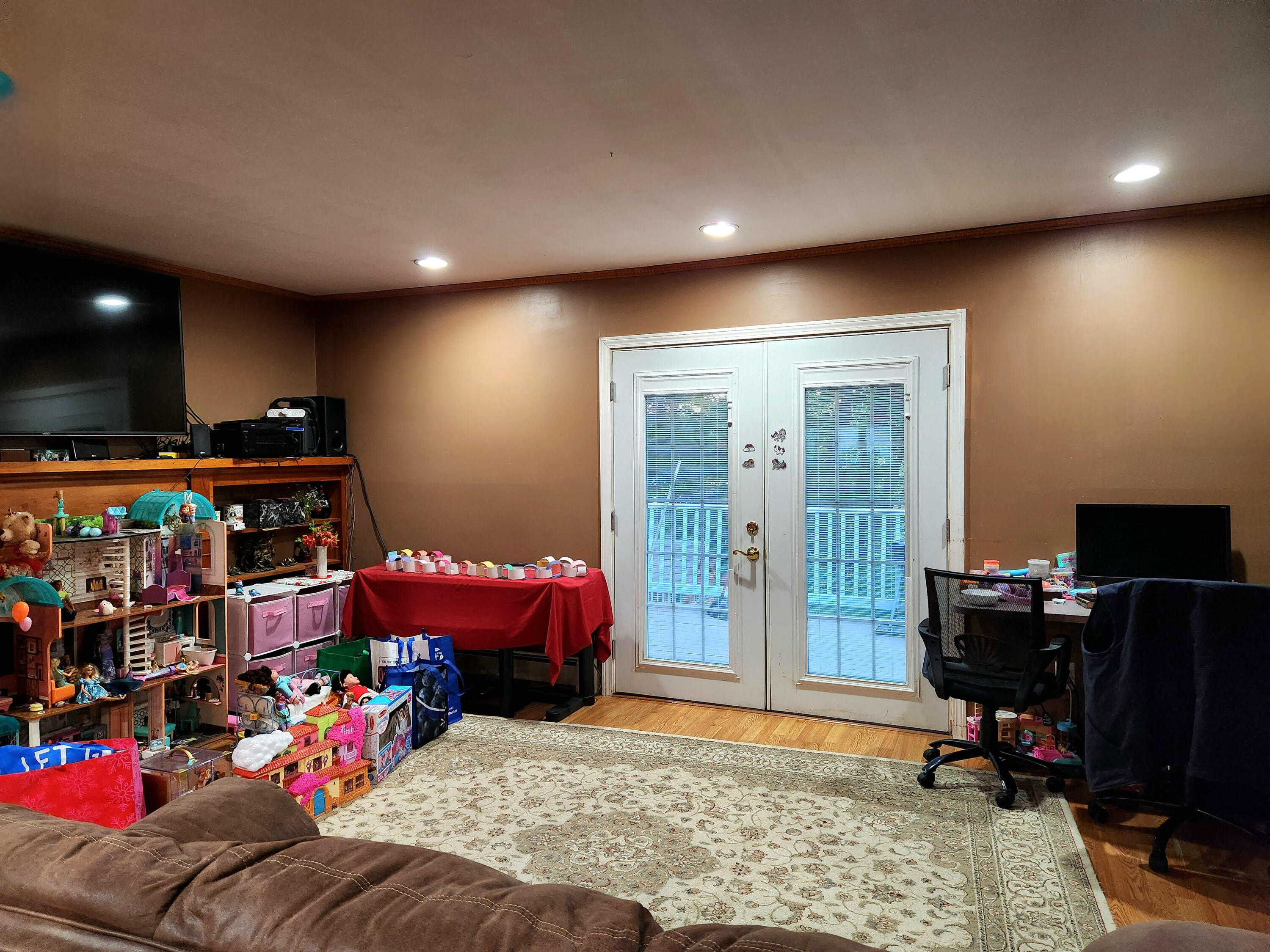 10 Ridgewood Drive