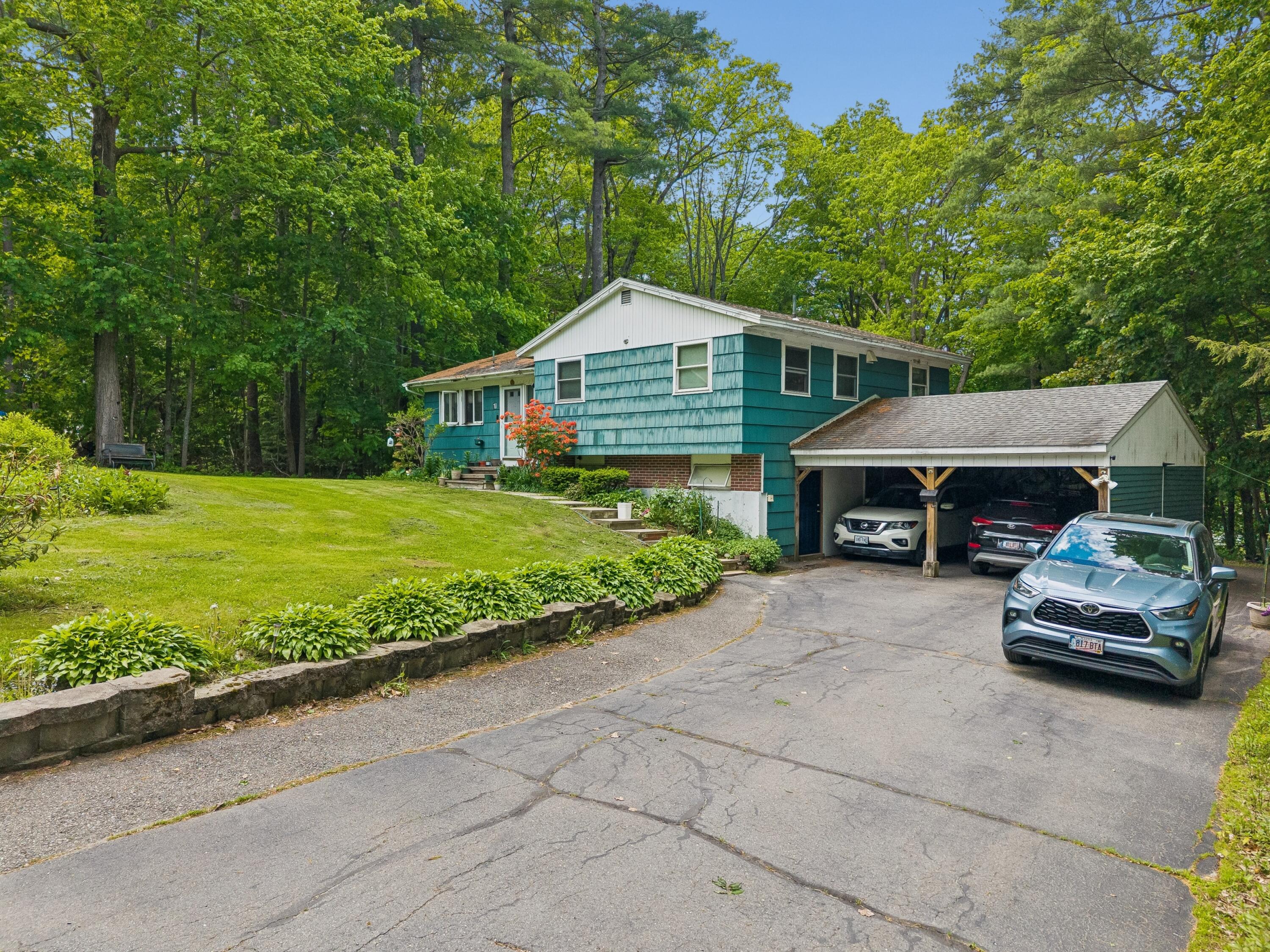 10 Ridgewood Drive