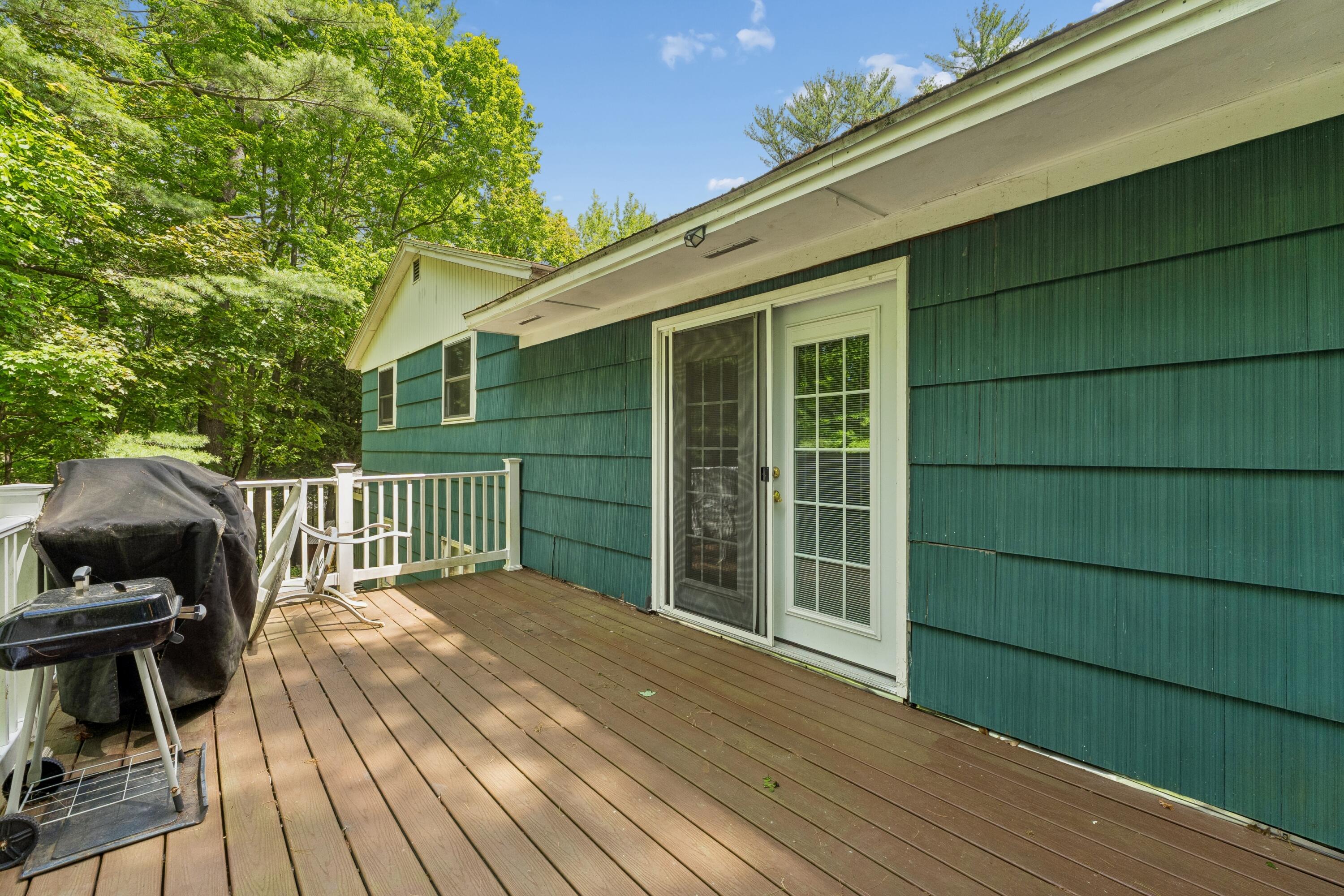 10 Ridgewood Drive