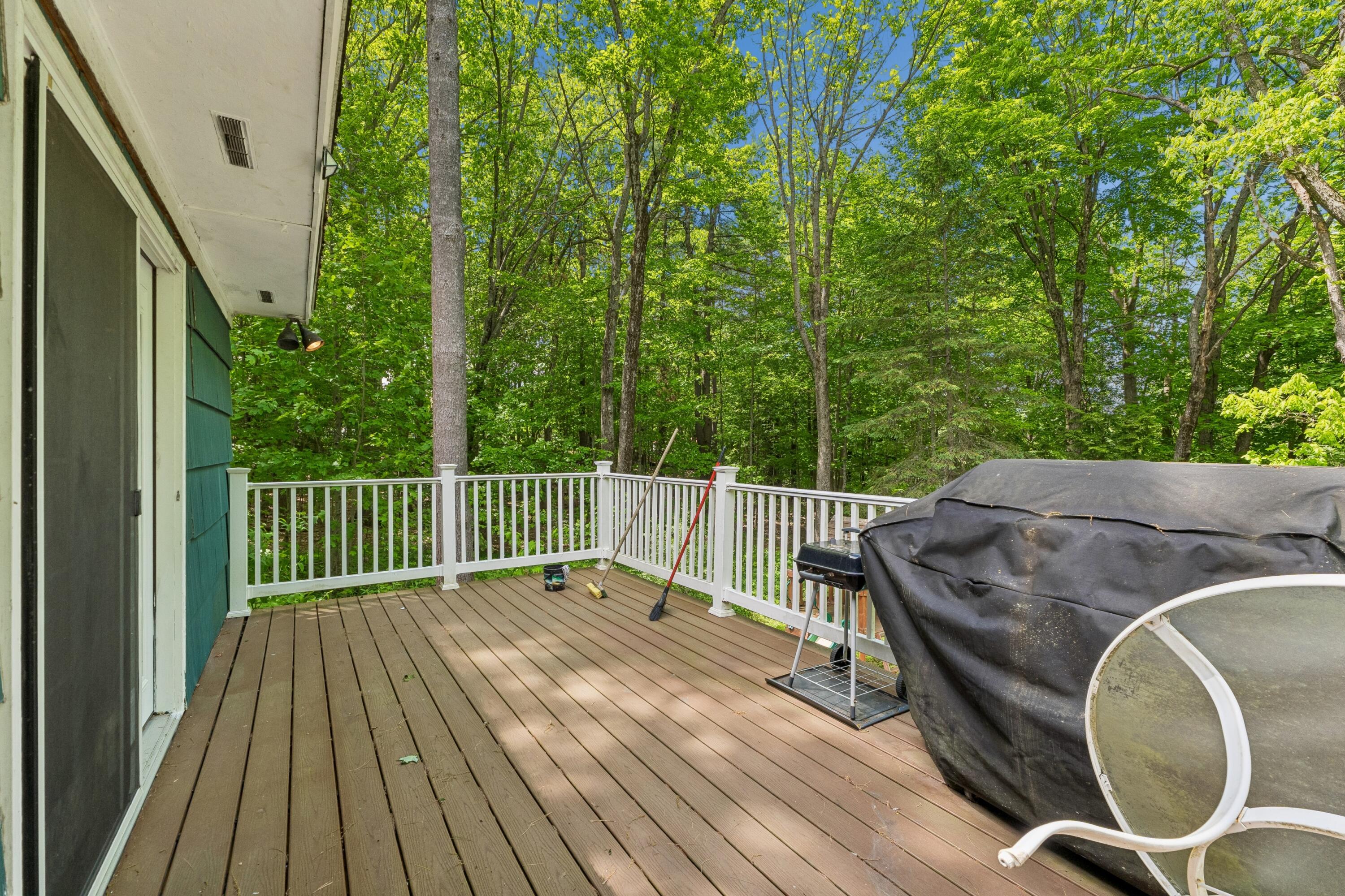 10 Ridgewood Drive