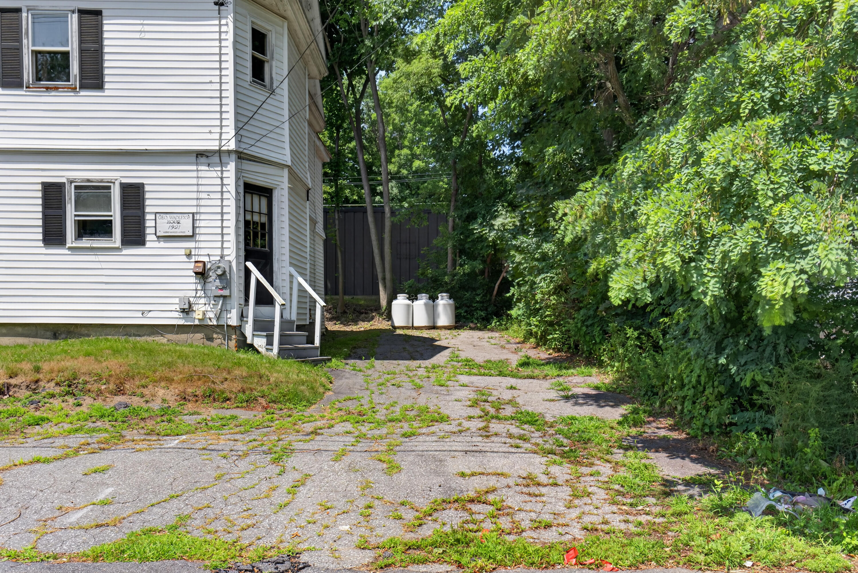6 Amherst Street