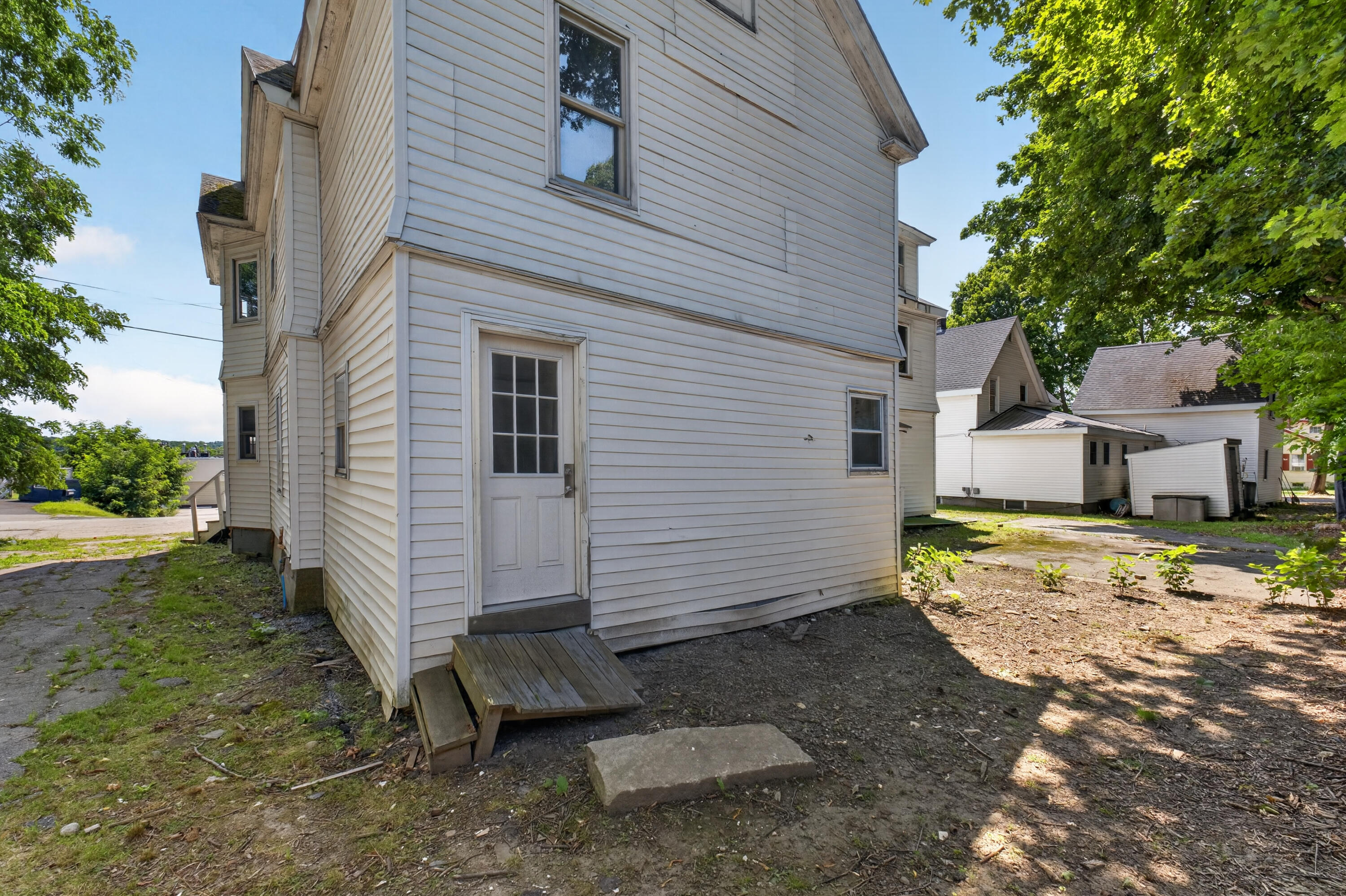 6 Amherst Street